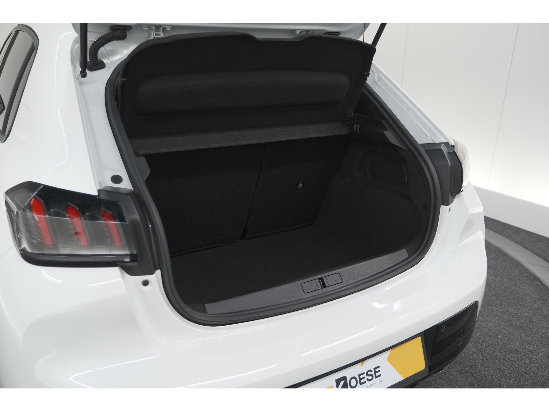 Peugeot 208 PureTech 100 Allure Pack | Camera | Apple Carplay | Stoelverwarming | Parkeersensoren