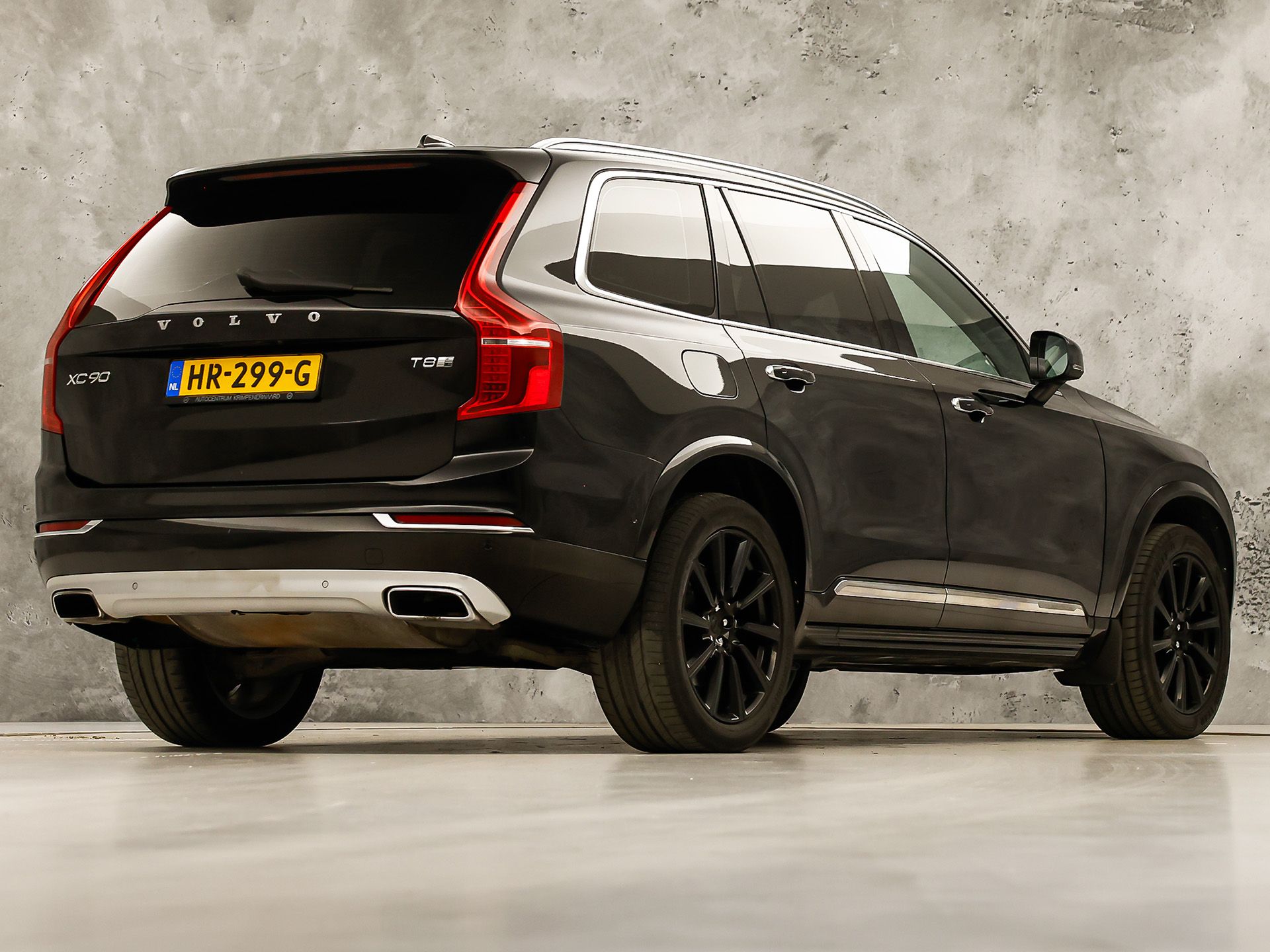 Volvo XC90 2.0 T8 Twin Engine AWD Inscription Automaat 407Pk (PANORAMADAK, APPLE CARPLAY, MEMORY SEATS, STOELVERWARMING/KOELING, CAMERA, GETINT GLAS, LEDER, TREKHAAK, NIEUWE APK)