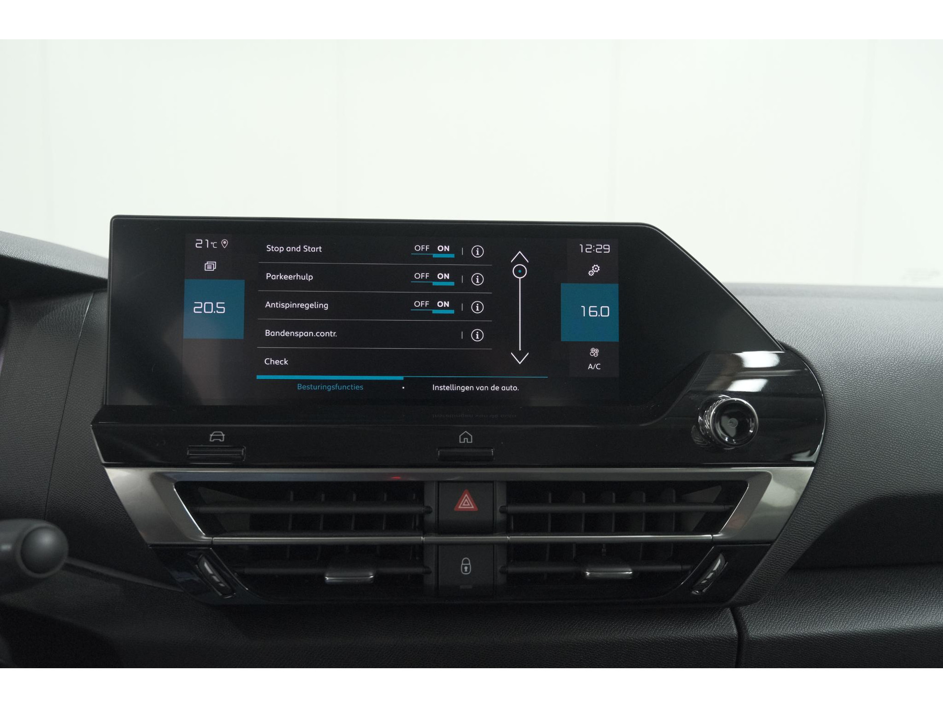 Citroen C4 Puretech 130 Feel | Trekhaak | Camera | Allseason Banden | Climate Control | Parkeersensoren
