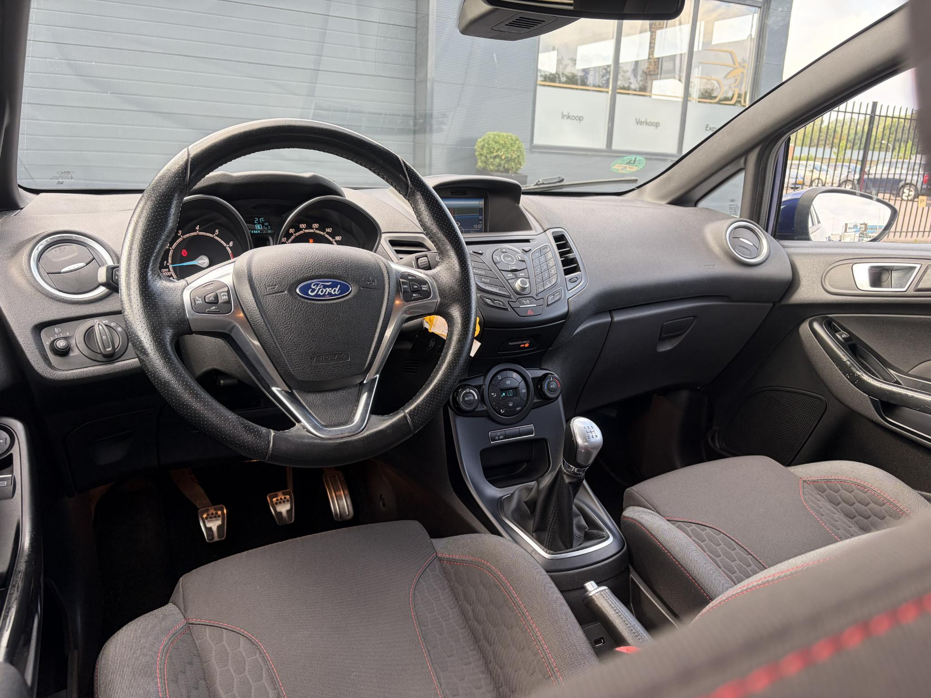 Ford Fiesta 1.0 EcoBoost ST Line 102pk l Navi l 2e Eigenaar l Airco l Cruisel 5 Deurs l  Pdc l 17''Lm velgen l Recent beurt gehad l Bj 12-2016 l N.A.P l Apk tot 01-2027