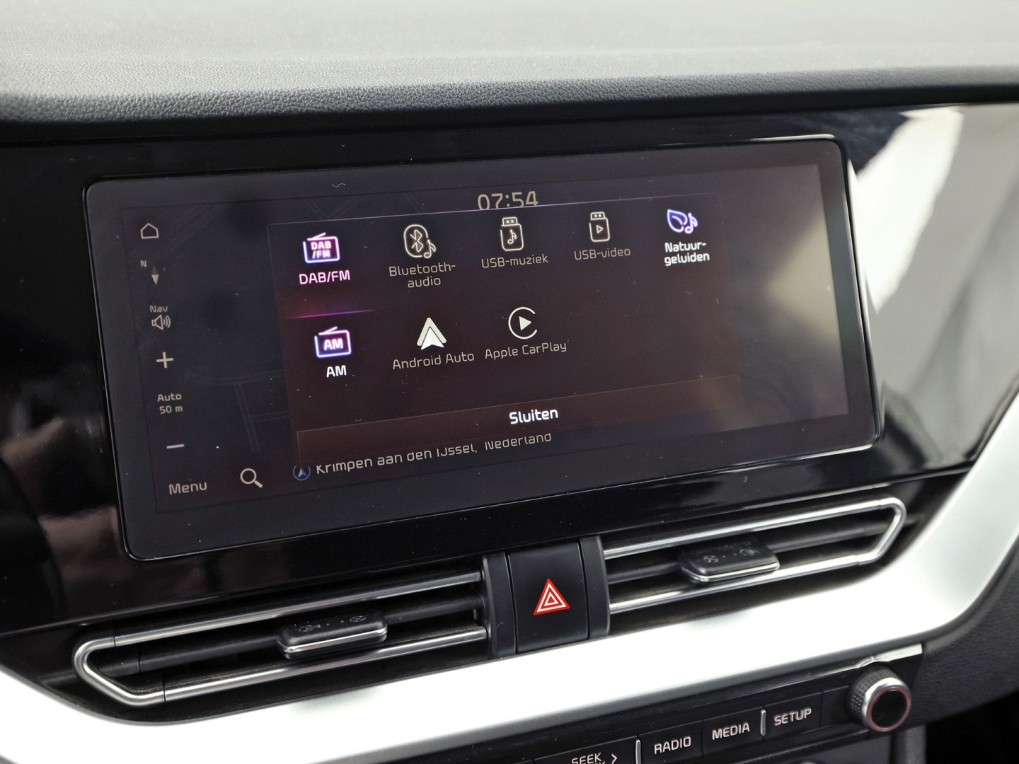 Kia Niro 1.6 GDi PHEV DynamicLine 141Pk Automaat (1e EIGENAAR, APPLE CARPLAY, GROOT NAVI, CAMERA, TREKHAAK, SPORTSTOELEN, ADAPTIVE CRUISE, GETINT GLAS, LEDER, NIEUWSTAAT)