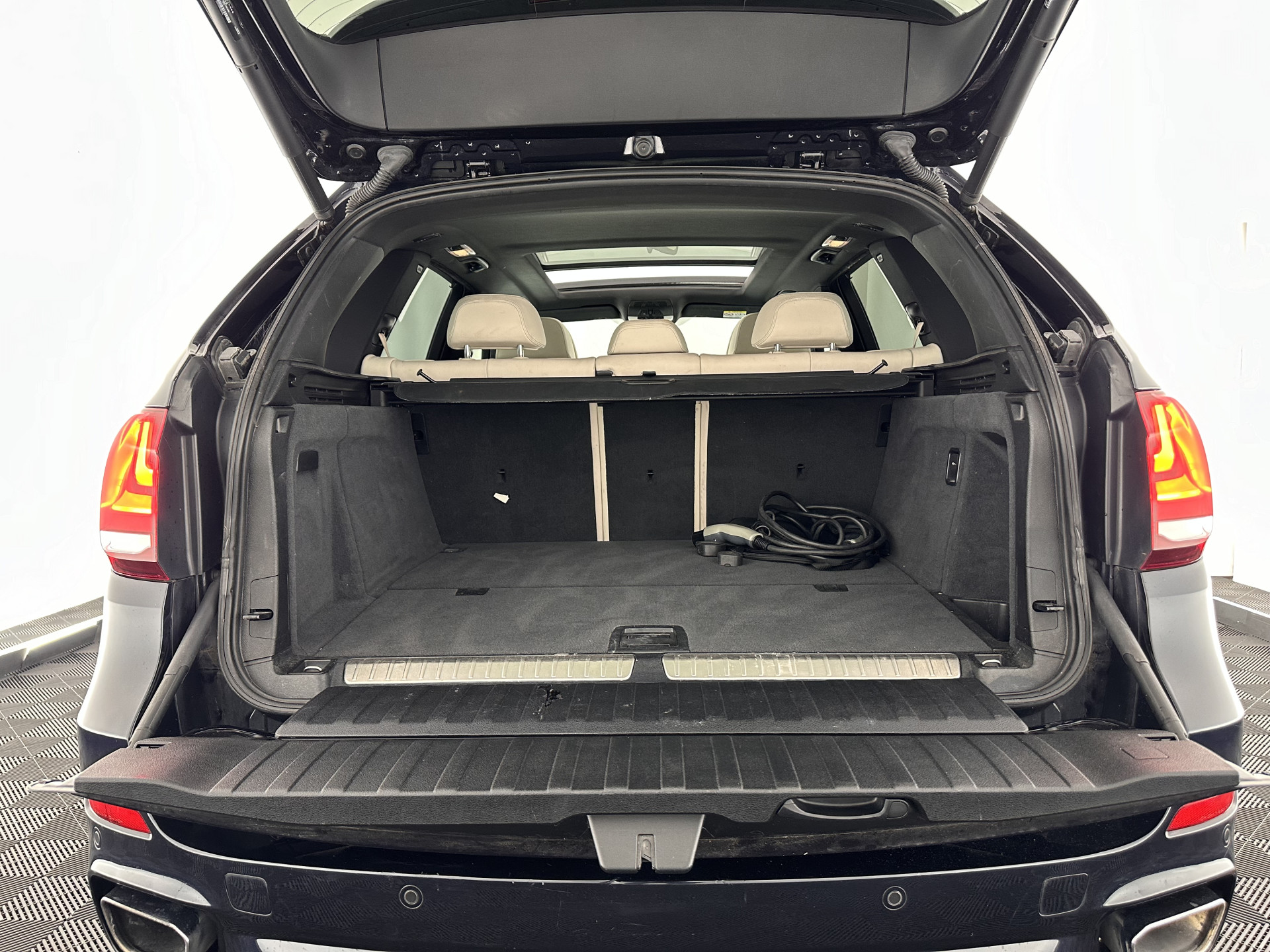 BMW X5 xDrive40e *MOTOR DEFECT* i-Performance High Exec. M-Sportpack Aut. *PANO | HEAD-UP | DAKOTA-FULL-LEATHER | FULL-LED | COMFORT-SEATS | MEMORY-PACK | HIFI-SOUND | CAMERA | KEYLESS | NAVI-FULLMAP | SHIFT-PADDLES | SPORT-SEATS | 20''ALU*