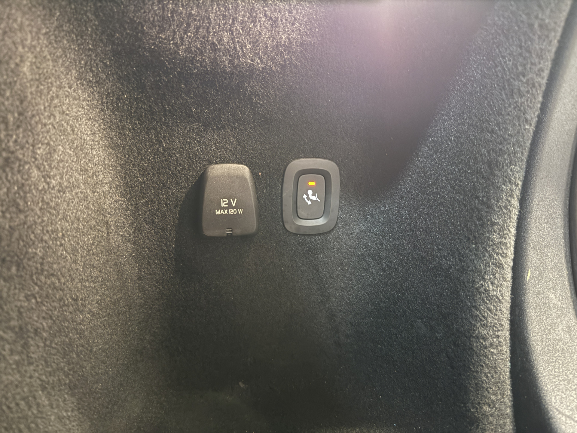 Volvo V60 2.0 B3 R-Design | Trekhaak | Panoramadak | Apple Carplay | Leder
