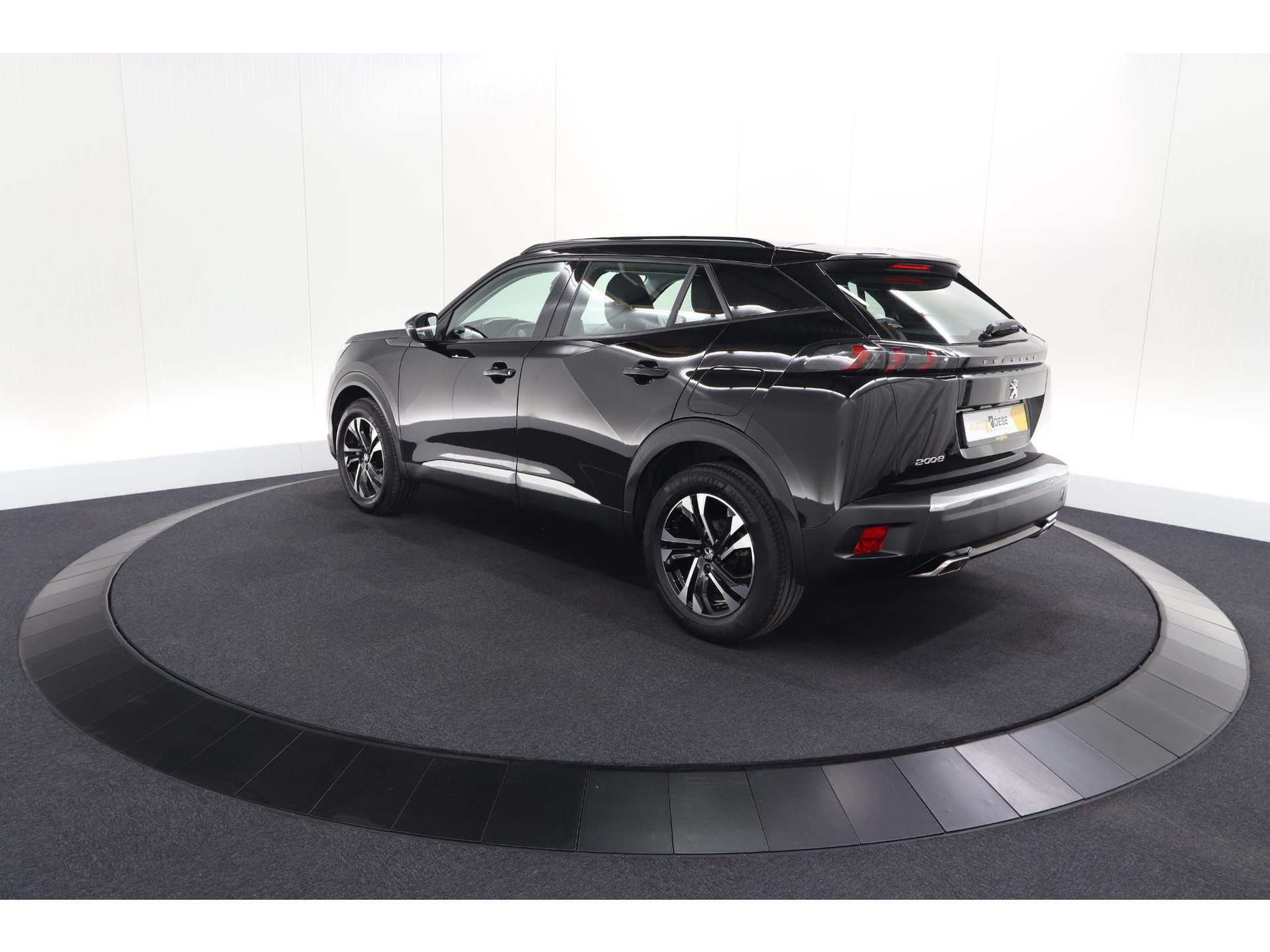 Peugeot 2008 PureTech 130 Blue Lease Allure | Camera | Apple Carplay | Parkeersensoren | Climate Control