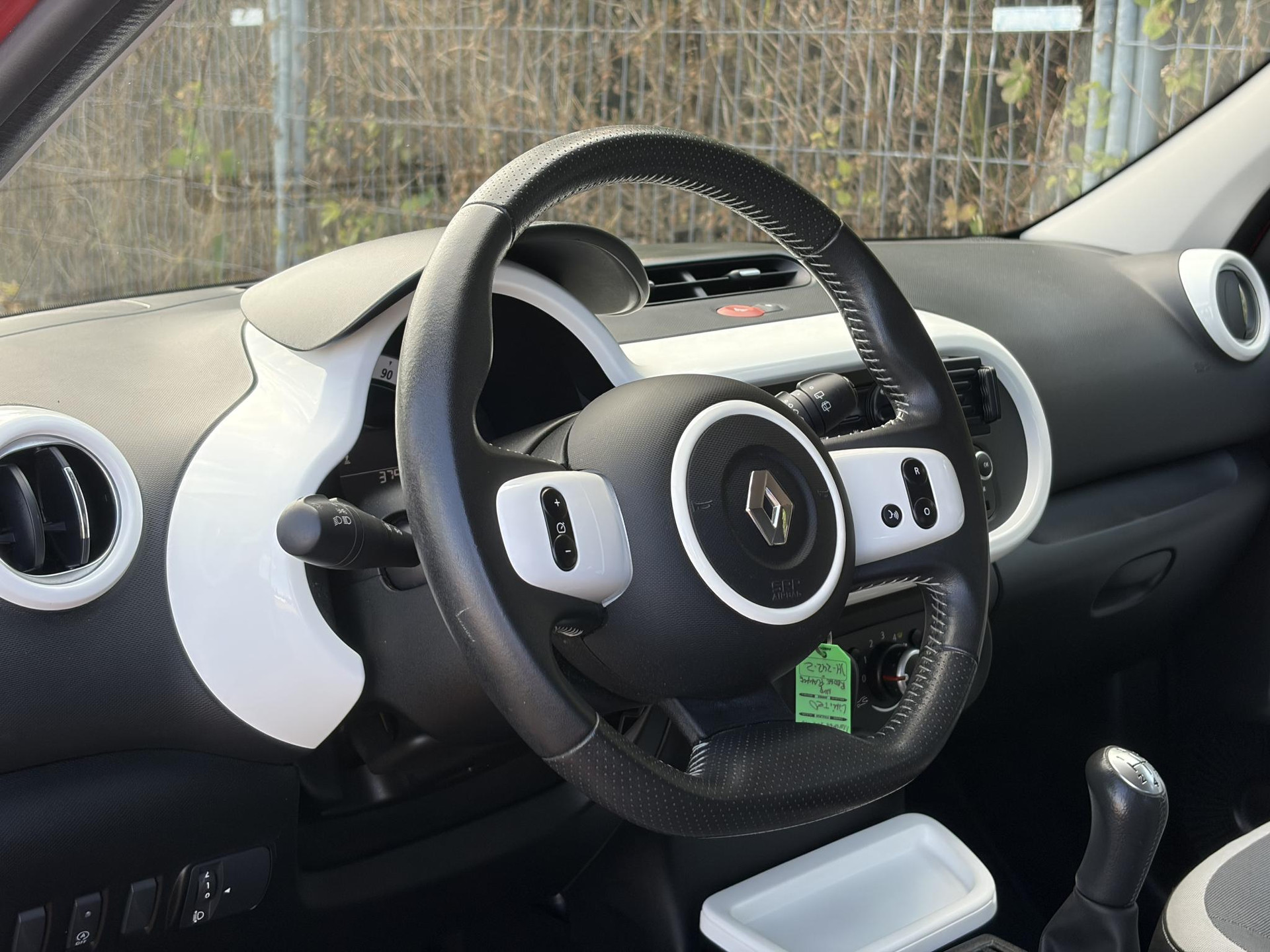 Renault Twingo 1.0 SCe Dynamique Dealer Onderhouden l Airco l Cruise l Recent beurt gehad l Lm velgen l Weinig Km l N.A.P l Apk tot 05-2027