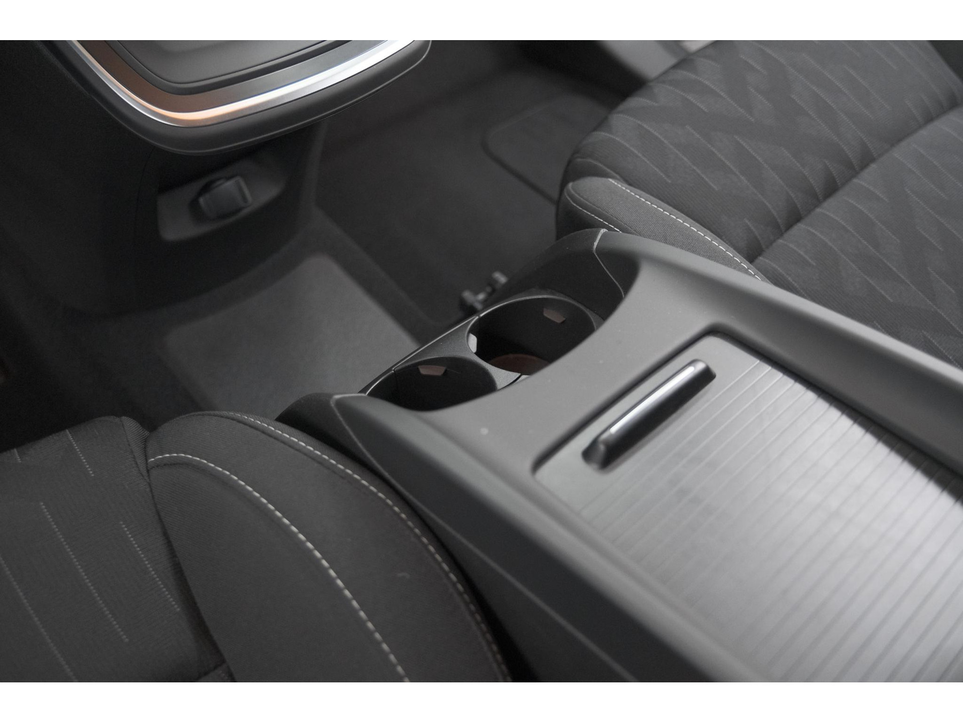 Renault Scénic TCe 140 EDC Limited | Camera | Stoelverwarming | Navigatie | Apple Carplay