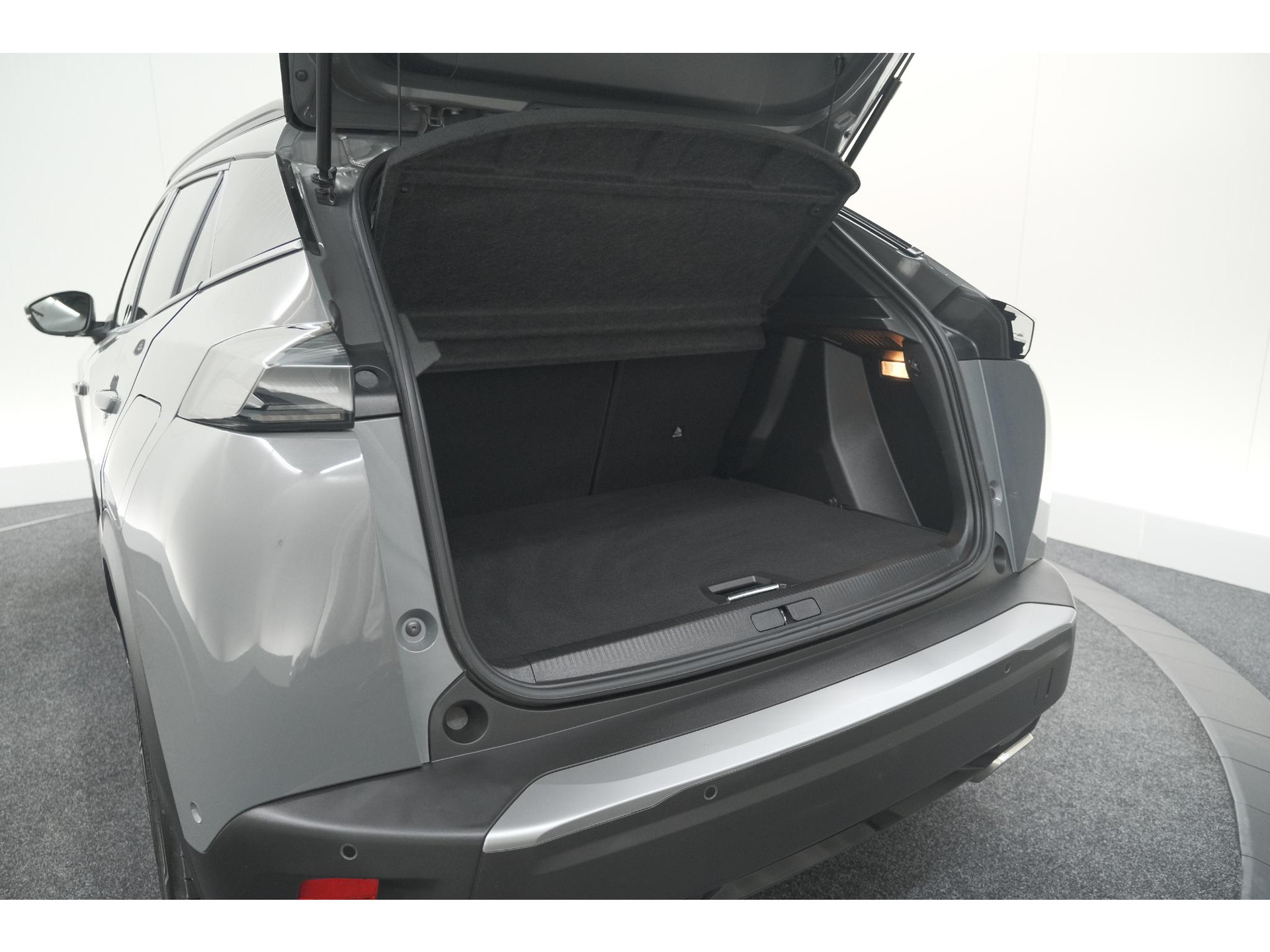 Peugeot 2008 PureTech 130 EAT8 Allure | 360 Camera | Adaptieve Cruise Control | Navigatie
