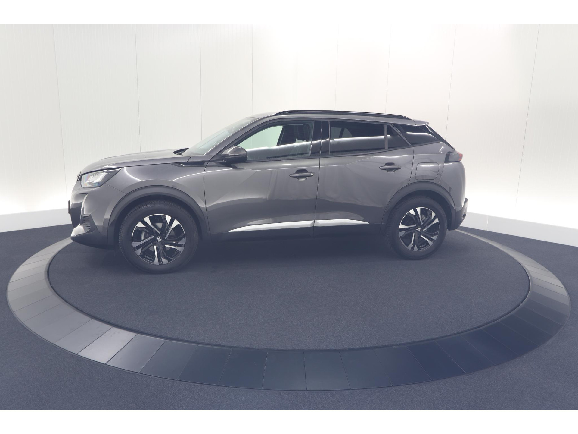 Peugeot 2008 PureTech 130 EAT8 Allure Pack | Trekhaak | Camera | Navigatie | Parkeersensoren