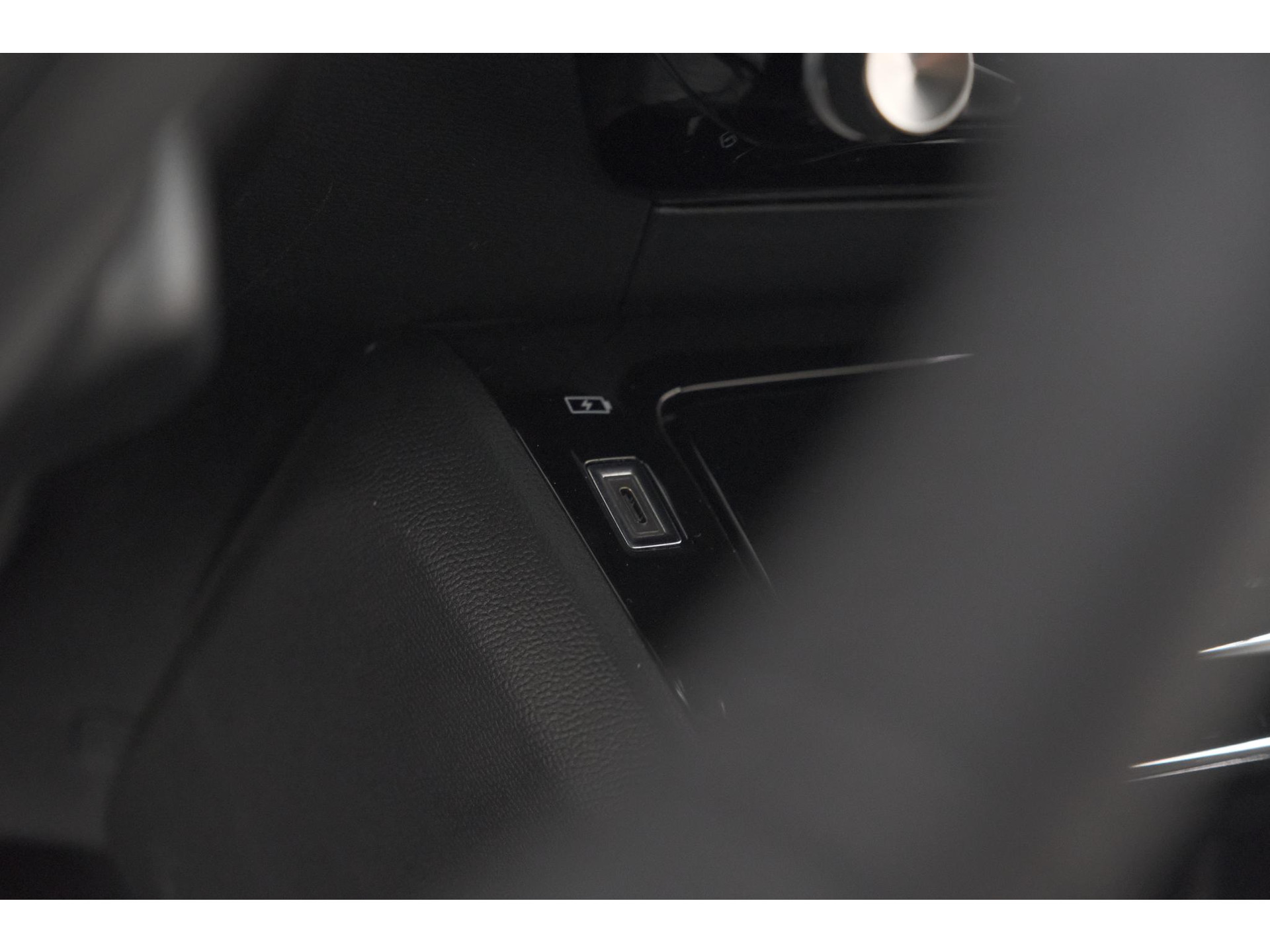 Peugeot 2008 Hybrid 136 e-DSC6 Allure | 360 Camera | Adaptieve Cruise Control | Dodehoekdetectie | Navigatie