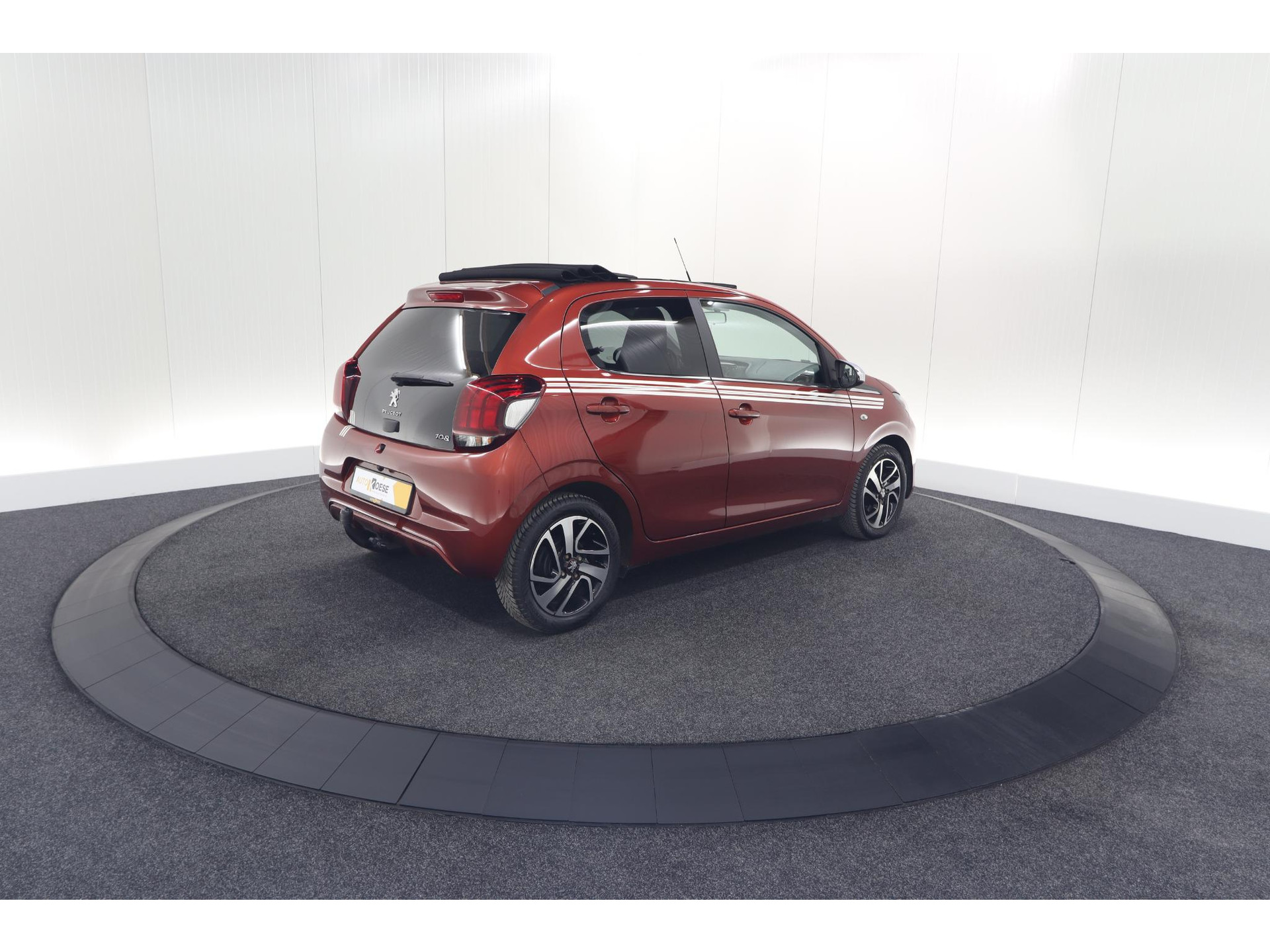 Peugeot 108 1.0 e-VTi Allure TOP! | Elektrisch Vouwdak | Trekhaak | Camera | Apple Carplay
