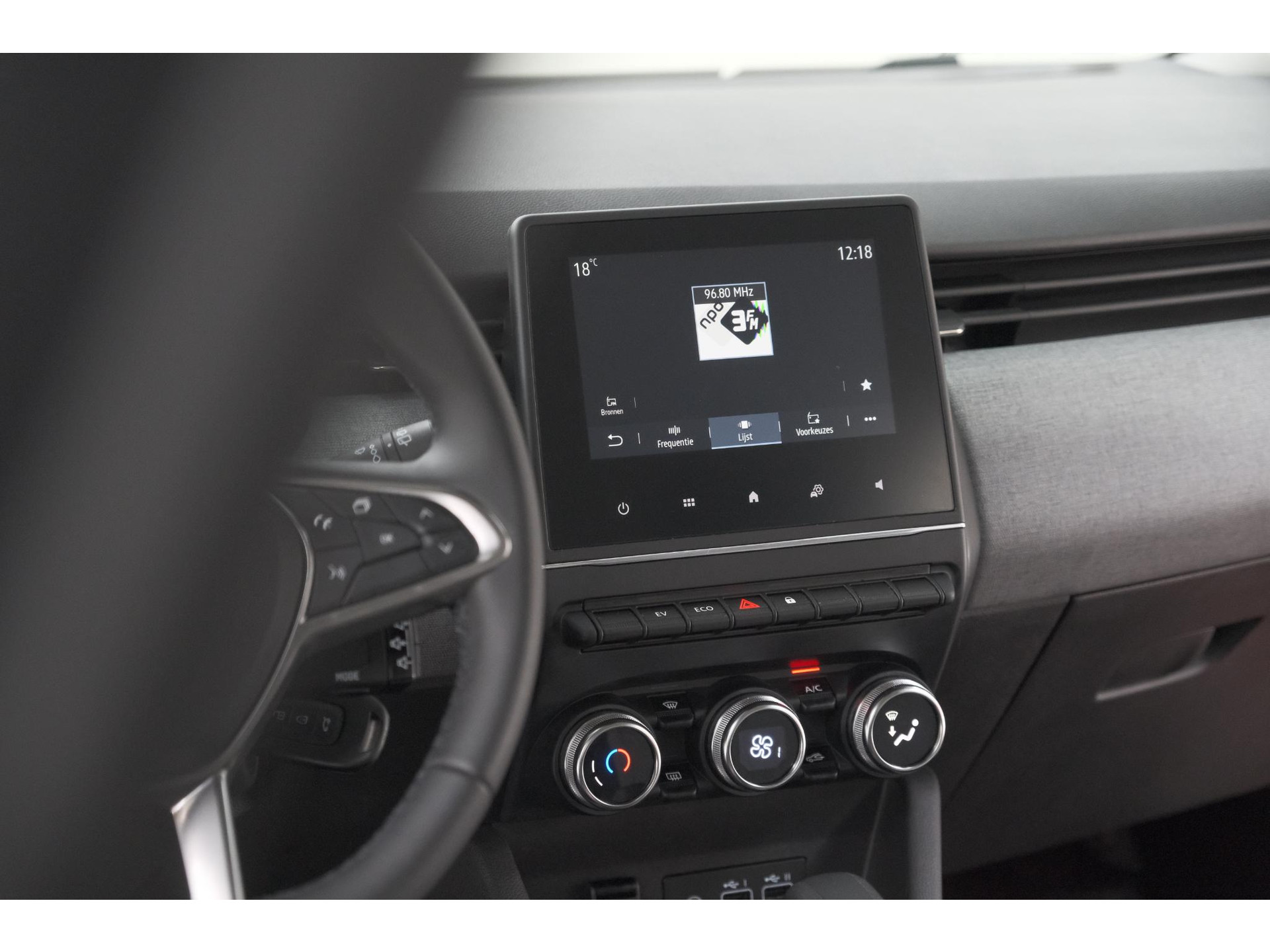 Renault Clio 1.6 E-Tech Full Hybrid 145 Evolution Holland Edition | Apple Carplay | Parkeersensoren | LED | Cruise Control