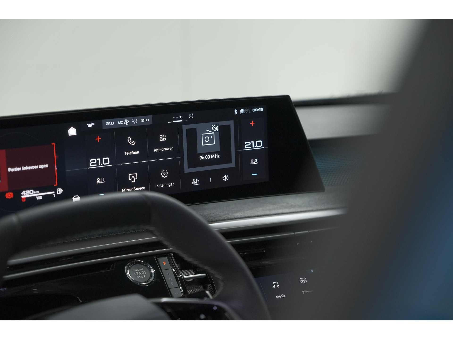 Peugeot 3008 1.2 Hybrid 136 GT | Panoramdak | 360 Camera | Stoelverwarming | Elektrische Kofferklep | Allseason Banden