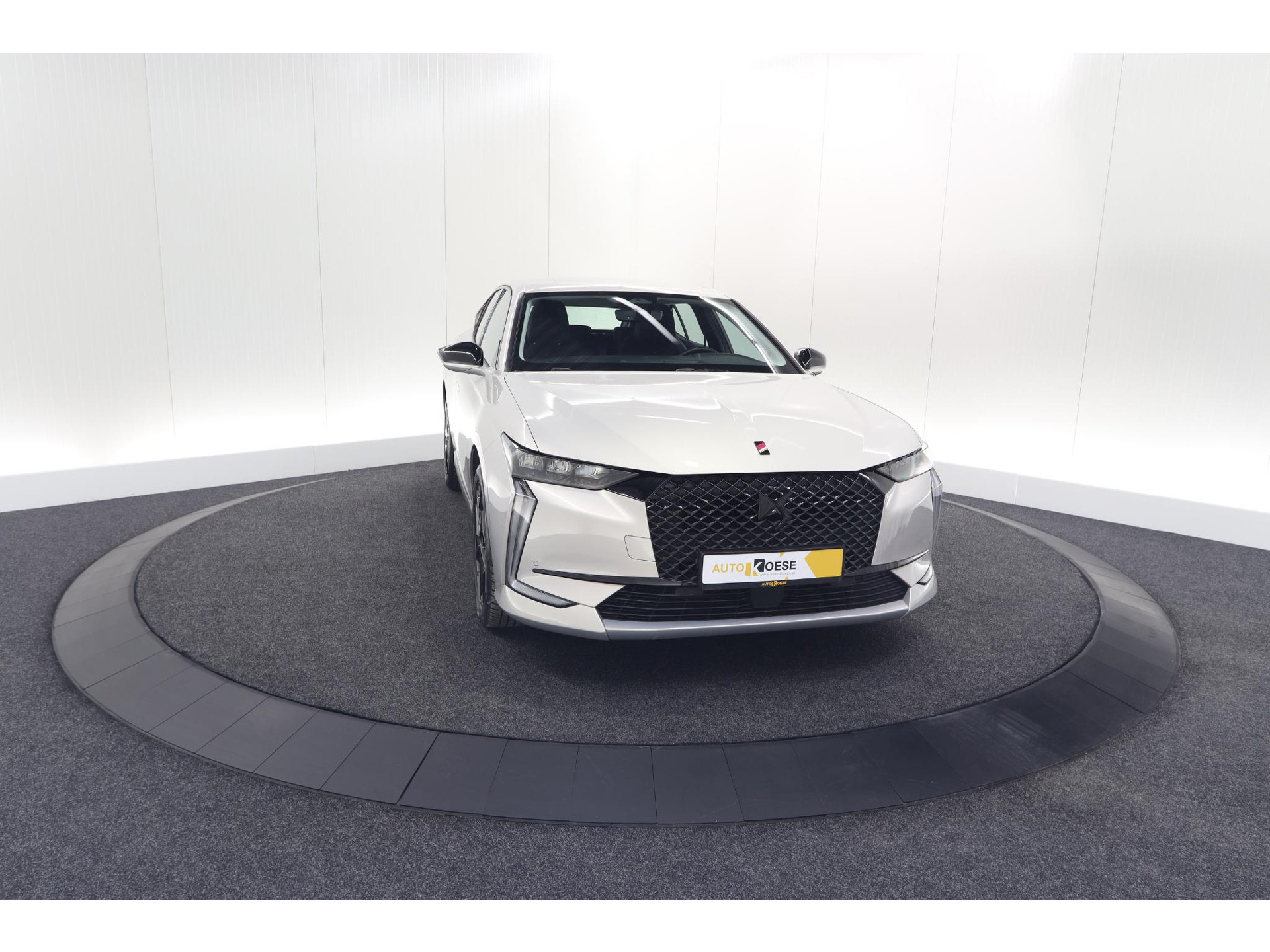 DS 4 PureTech 130 EAT8 Performance Line | Camera | Apple Carplay | Alcantara® bekleding | Parkeersensensoren