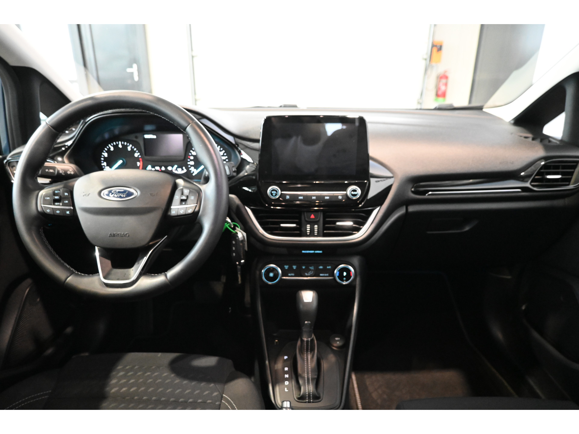 Ford Fiesta 1.0 EcoBoost Titanium Automaat Clima Navigatie LED Carplay Rijklaarprijs Inruil Mogelijk!
