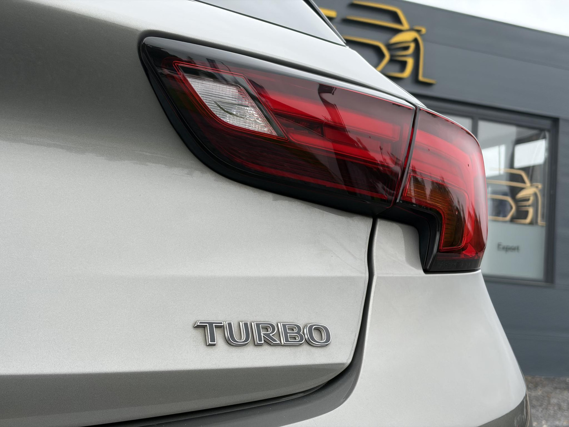 Opel Astra 1.4 Innovation ✓150pk✓Camera✓2e Eigenaar✓Carplay✓Pano✓Stoelverw✓Stuurverw✓Leder✓Navi✓Trekhaak✓Net beurt gehad✓Automaat✓Keyless✓Clima✓Cruise✓Pdc V+A✓105pk✓N.A.P✓17''Lm velgen✓Rijstrooksensor✓Apk tot 09-2027