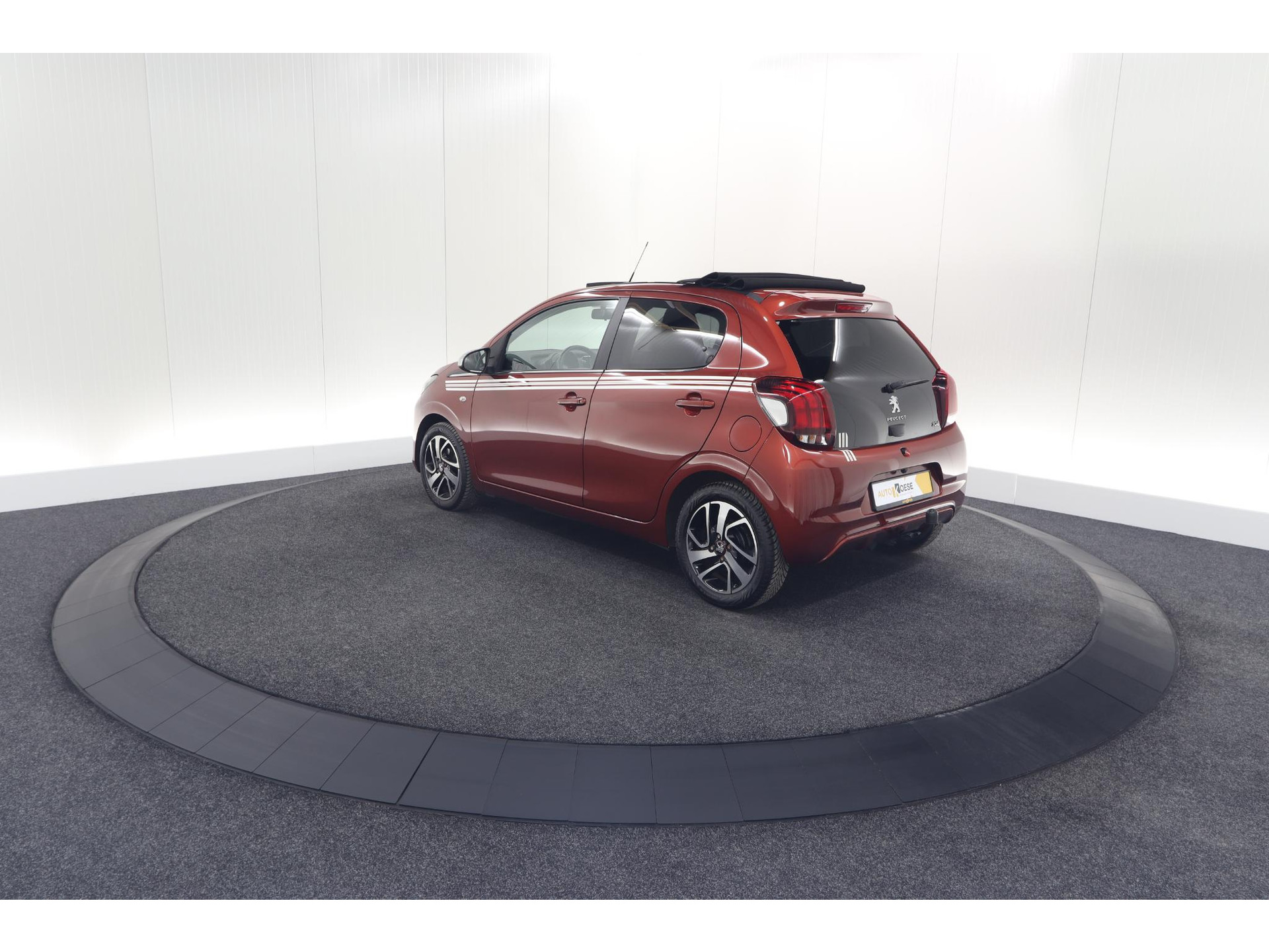 Peugeot 108 1.0 e-VTi Allure TOP! | Elektrisch Vouwdak | Trekhaak | Camera | Apple Carplay