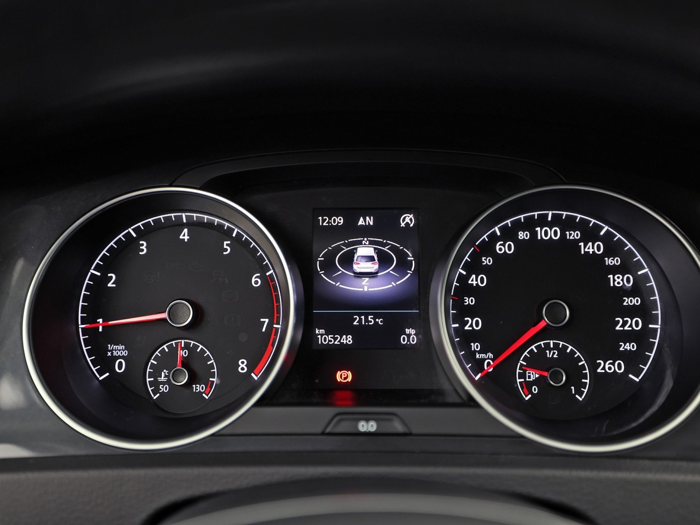 Volkswagen Golf 1.5 TSI Sportline (APPLE CARPLAY, GROOT NAVI, CLIMATE, STOELVERWARMING, SPORTSTOELEN, LED KOPLAMPEN, PARKEERSENSOREN, ADAPTIVE CRUISE, NIEUWSTAAT)