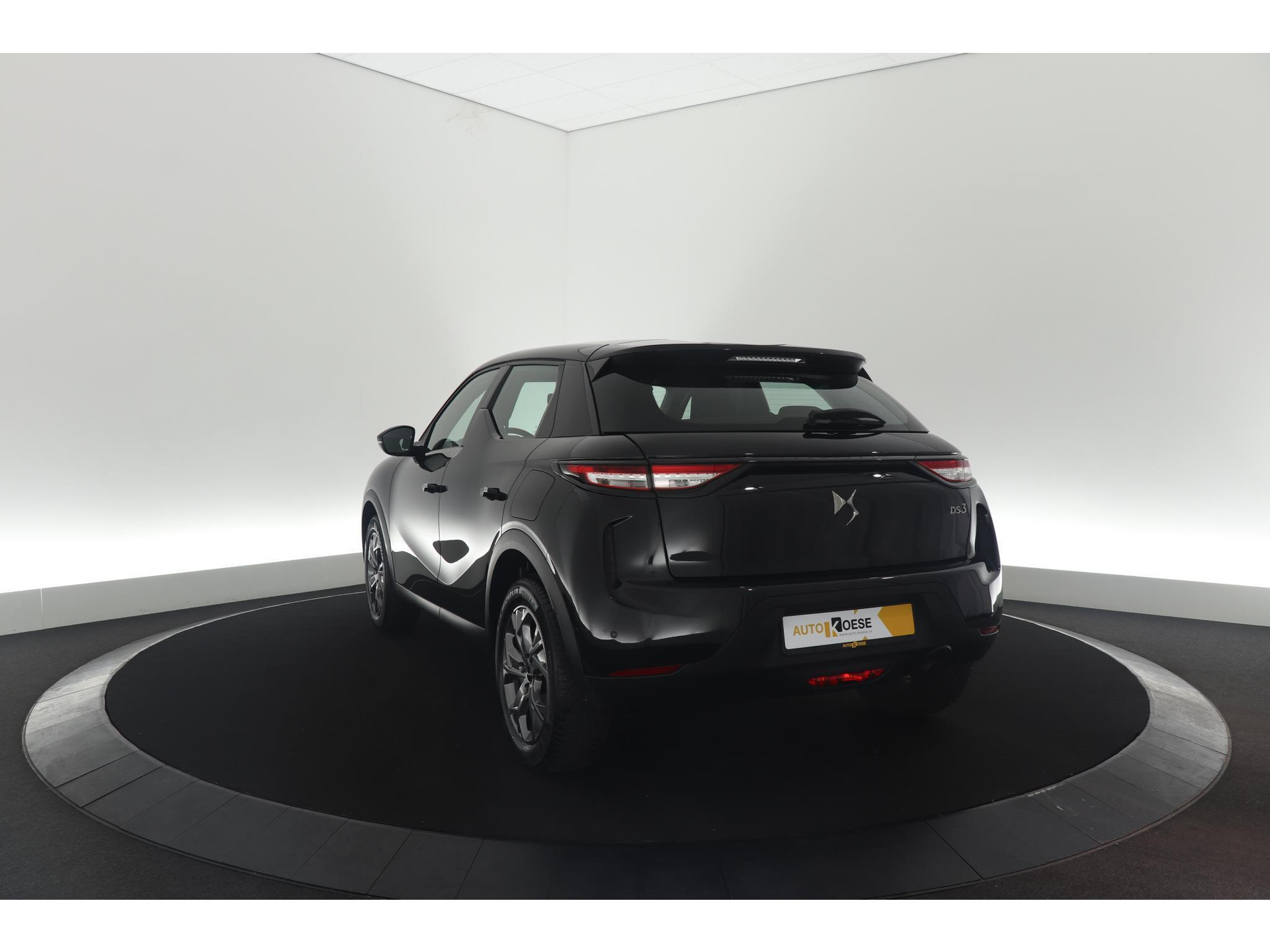 DS 3 Crossback PureTech 100 Montmartre | Parkeersensoren | Apple Carplay | Allseason Banden | Navigatie | Climate Control