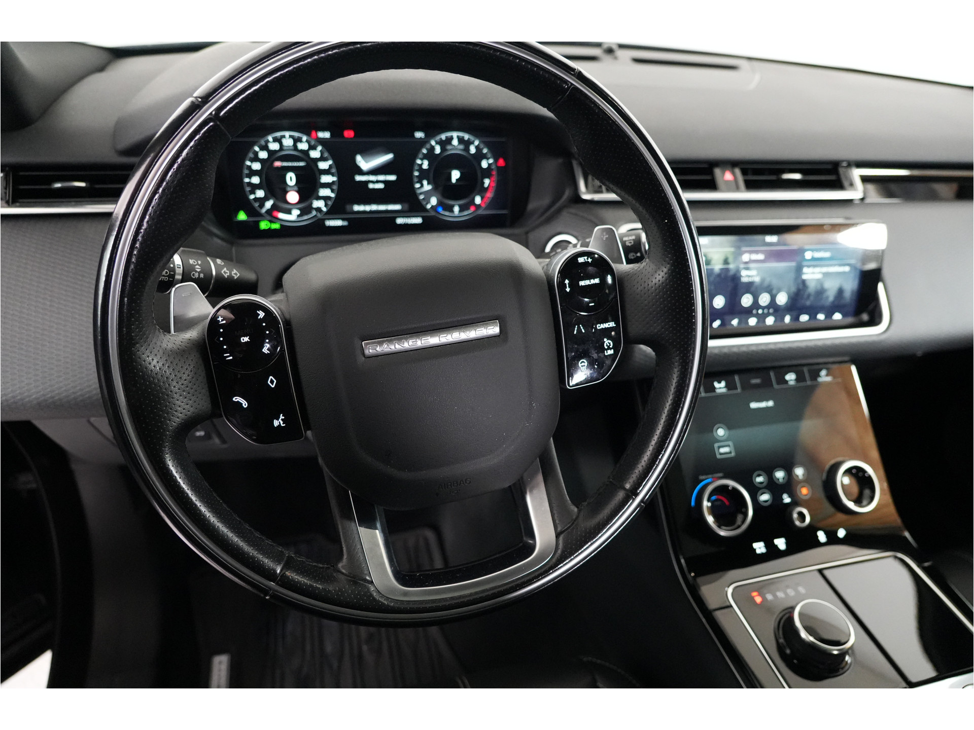 Land Rover Range Rover Velar 2.0 I4 Turbo 300 pk AWD R-Dynamic SE | Pano | Trekhaak | El. Stl. verst. | Massage | Leder | Inparkeer |e | Stl. verw. |