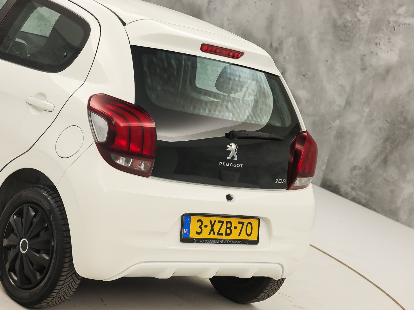 Peugeot 108 1.0 e-VTi Sport (AIRCO, BLUETOOTH, SPORTSTOELEN, ELEK RAMEN, MULTIFUNCTIONEEL STUURWIEL, NIEUWSTAAT)