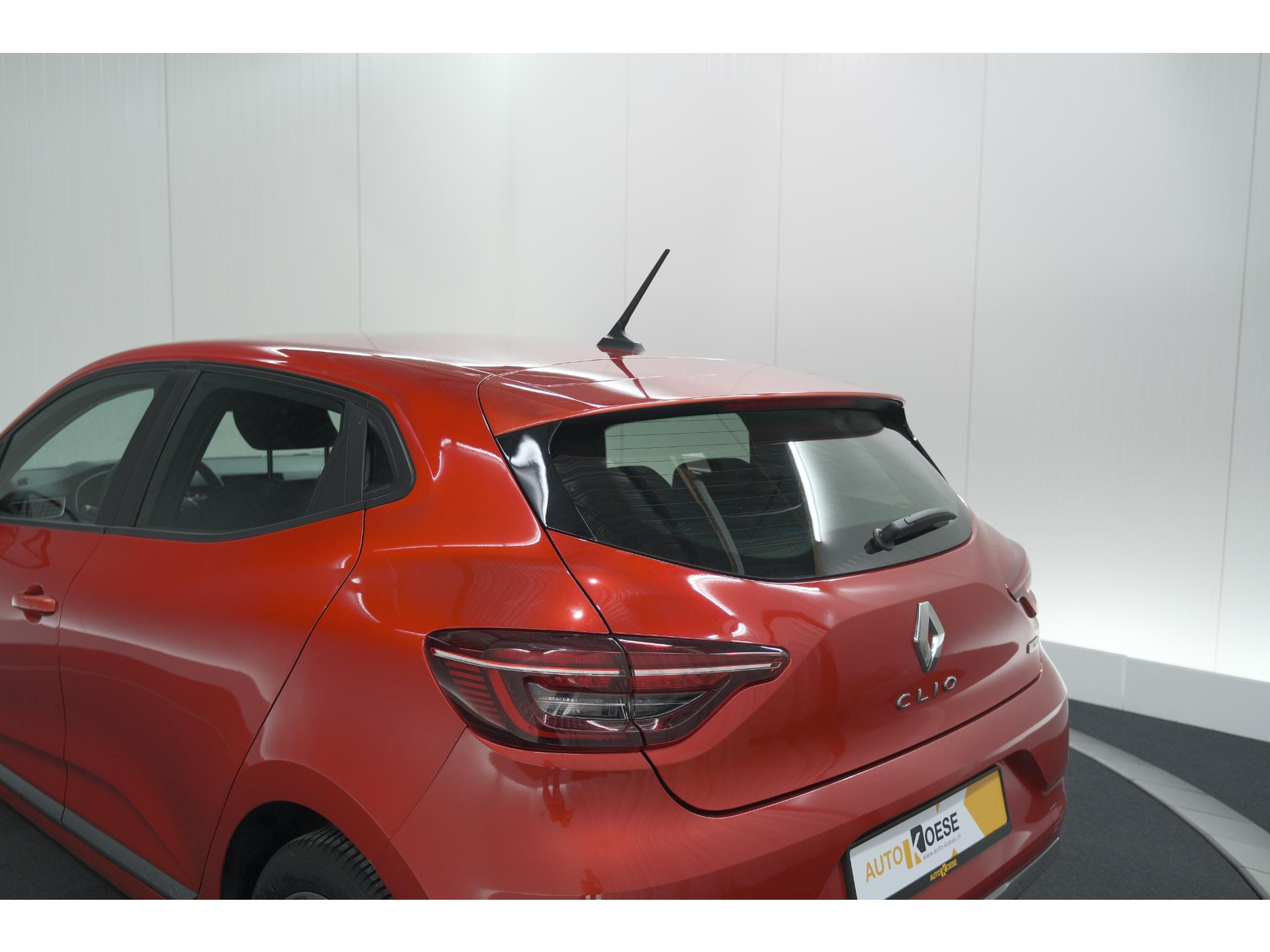 Renault Clio TCe 100 Zen | R.S. Line Pack | Allseason Banden | Apple Carplay | Parkeersensoren
