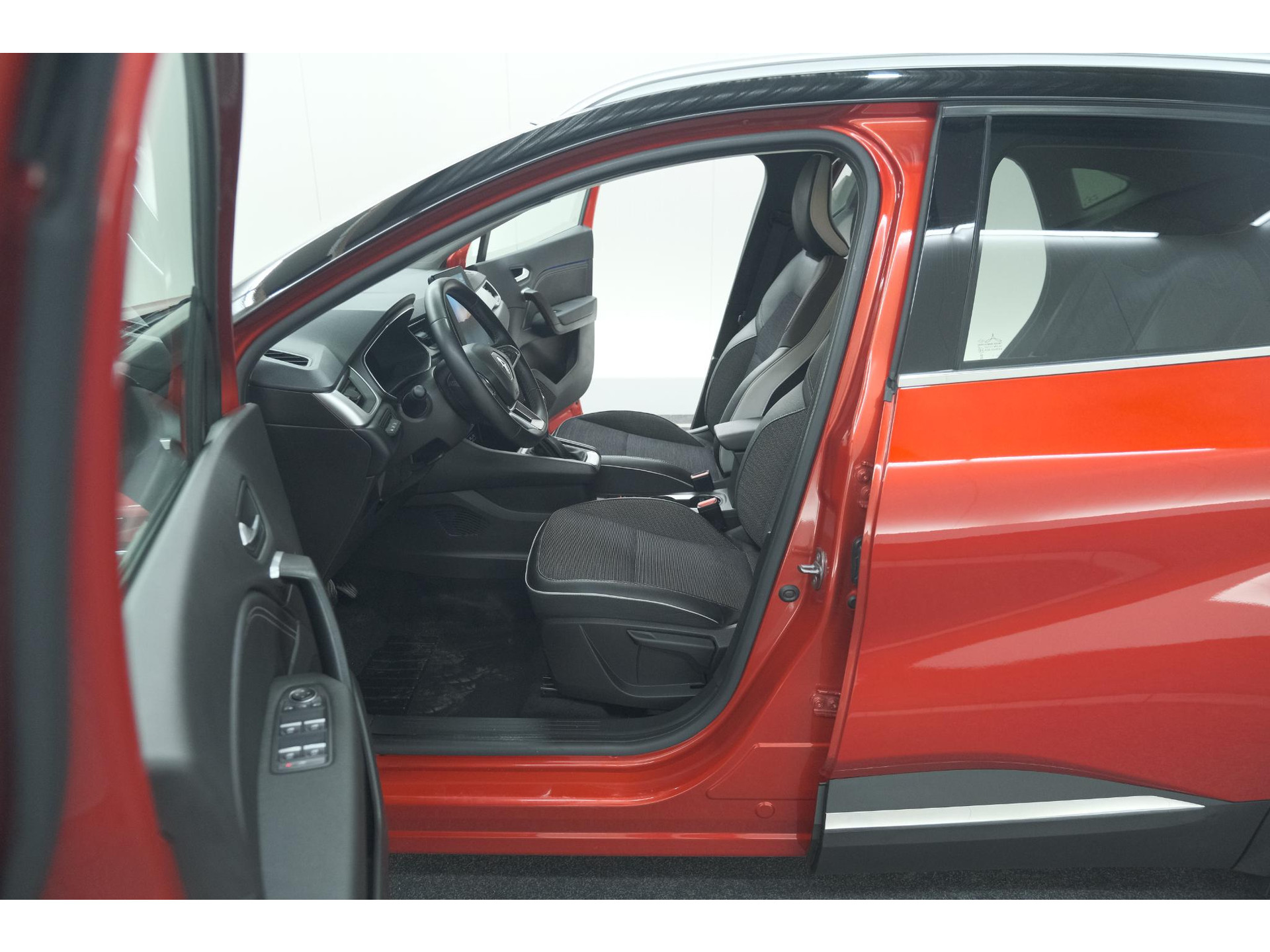 Renault Captur TCe 90 Techno | 360 Camera | 9.3 Inch Grootscherm | Apple Carplay | Navigatie