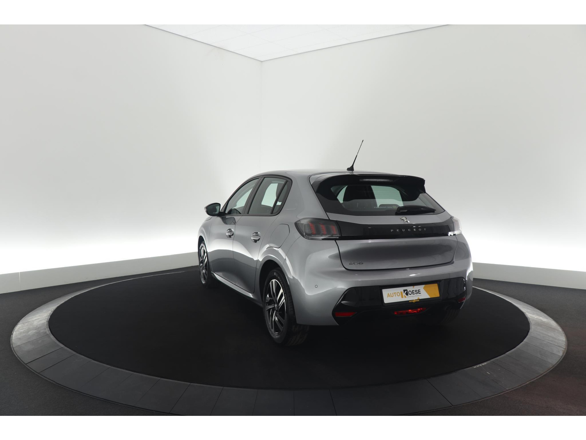 Peugeot 208 PureTech 100 EAT8 Allure | Parkeersensoren | Stoelverwarming | Apple Carplay | Climate Control
