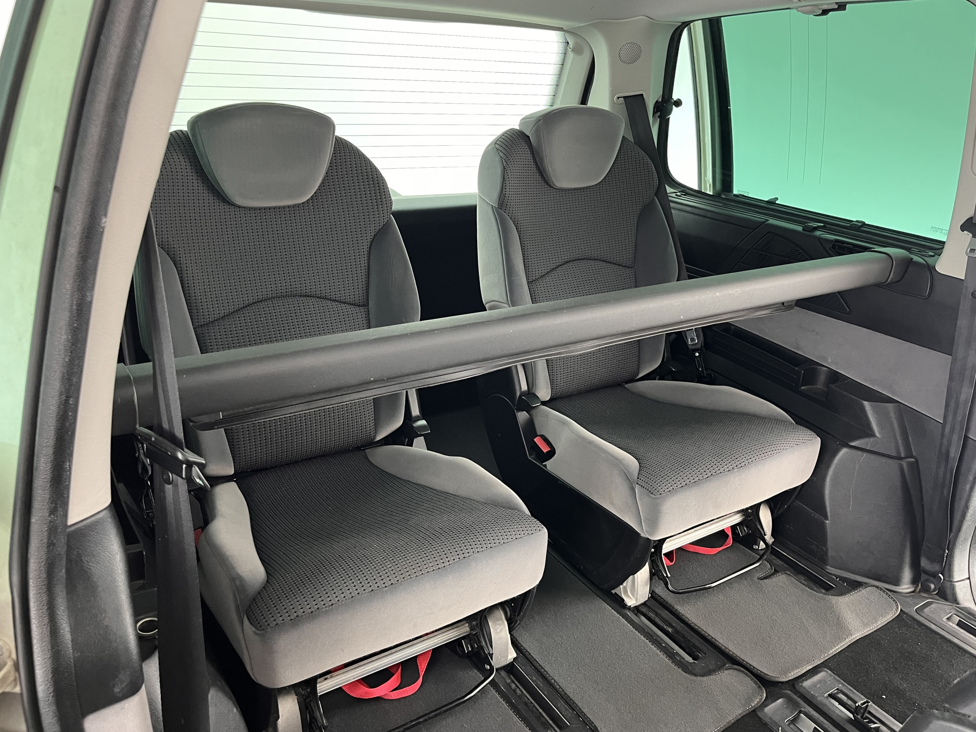 Peugeot 807 2.0 HDiF ST [ 7-Pers. ] Aut. *NAVI-FULLMAP | XENON | VELOURS-COMFORT-SEATS | HEATED-SEATS | ECC | PDC | CRUISE | TOWBAR | 16''ALU*