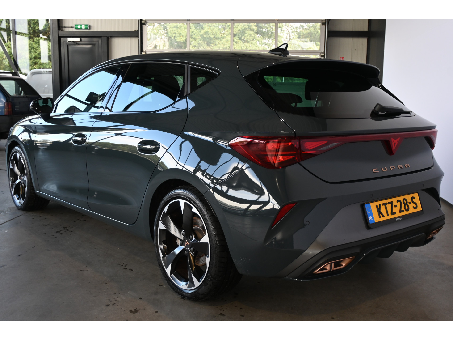 CUPRA Leon 1.5 TSI e-Hybrid Business PHEV EDGE Clima Adaptieve Cruise Matrix CarPlay Navigatie Lane Assist Stuurverwarming 100% Onderhouden! Inruil Mogelijk!