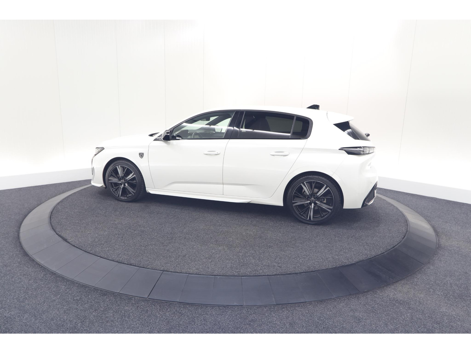 Peugeot 308 PureTech 130 GT | 360 Camera | Stoelen-Pakket | Adaptieve Cruise Control | Apple Carplay