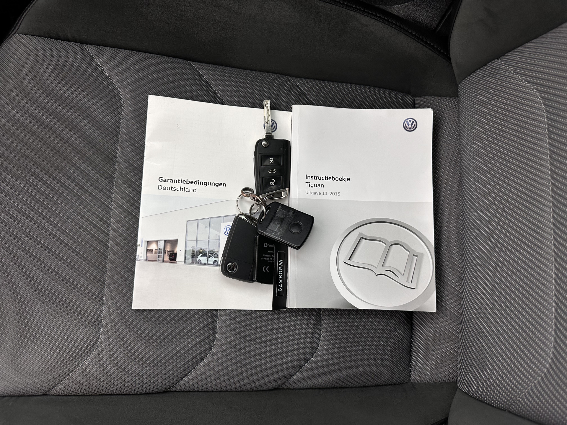 Volkswagen Tiguan 2.0 TSI 4Motion R-Line Highline Aut. *ADAPTIVE-CRUISE | LEATHER-MICROFIBRE | FULL-LED | NAVI-FULLMAP | HEATED-SPORTSEATS | CAMERA | SHIFTPADDLES | PRIVACYGLASS | CARPLAY | ECC | PDC | 20''ALU*