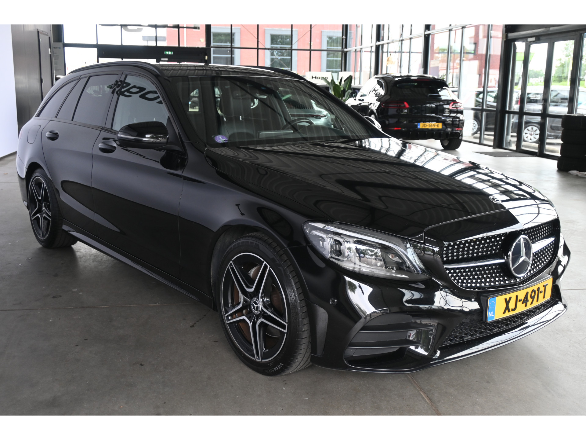 Mercedes-Benz C-klasse Estate 180 Business Solution AMG Line Navigatie Carplay Stoelverwarming Virtual Rijklaarprijs! Inruil Mogelijk!