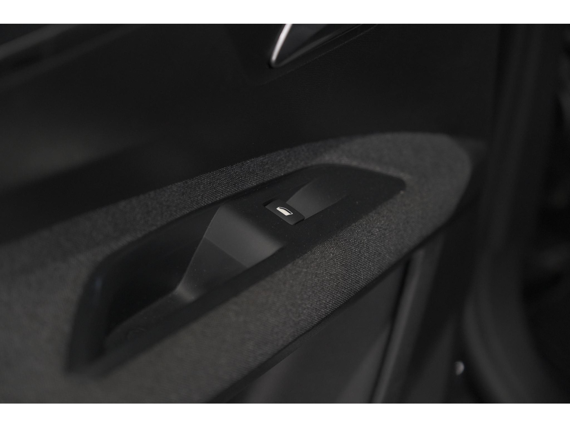 Peugeot 5008 PureTech 130 EAT8 Active Pack Business | 7 Zitplaatsen | Camera | Navigatie | Apple Carplay | Parkeersensoren