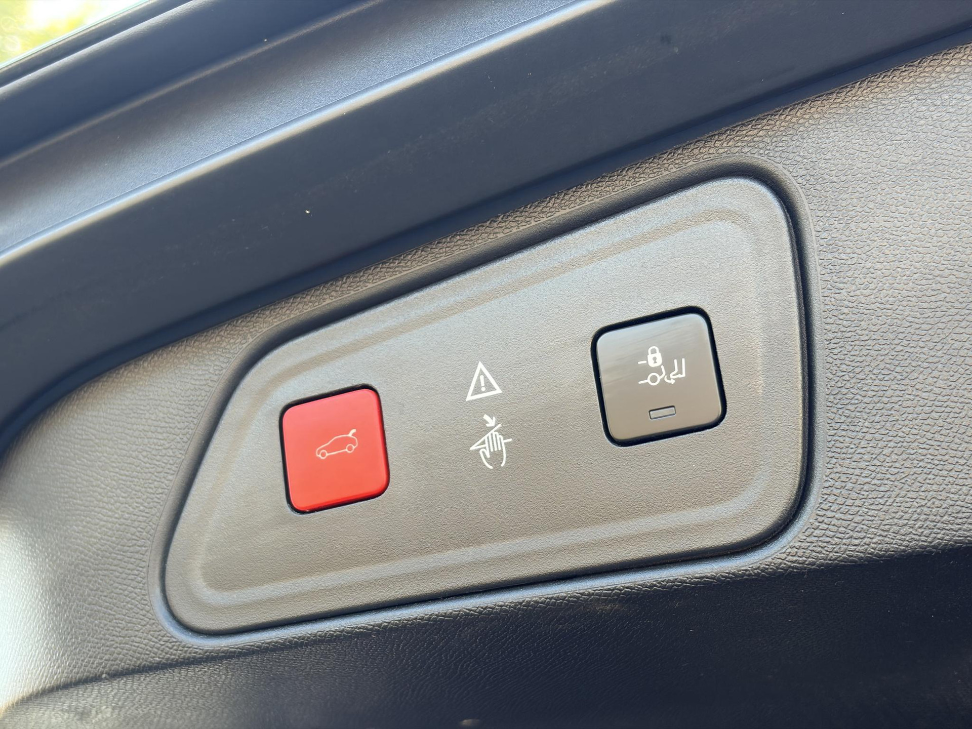 Peugeot 3008 1.2 PureTech Allure 2e Eigenaar l D-riem vv in 2023 l 360° Camera l Carplay l Dealer Onderhouden l Keyless l Stoelverwarming l Dodehoek l 6 Bak l Pdc V+A l 131pk l Bj 12-2017 l 19'' Lmv l Apk tot 12-2026