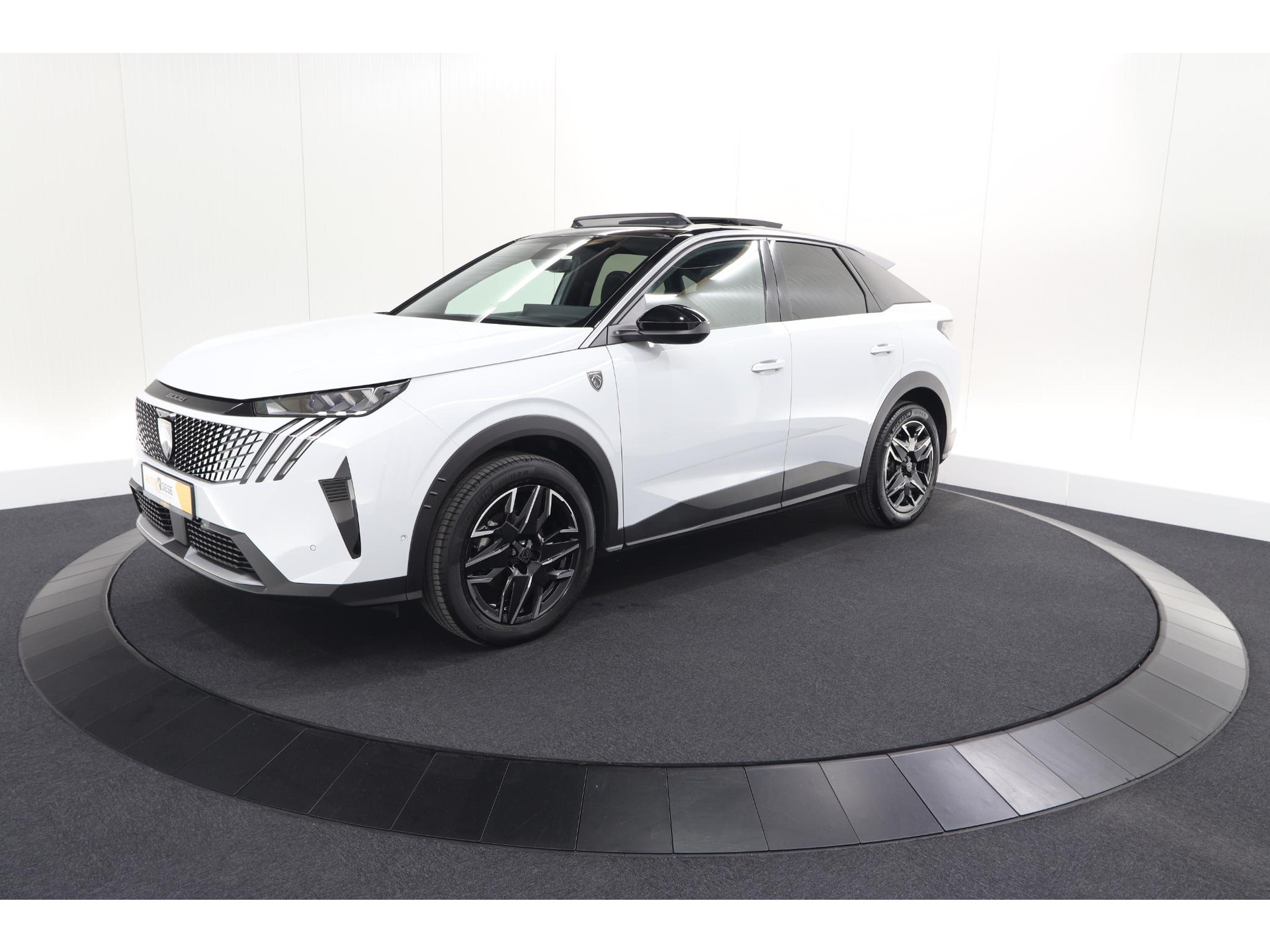 Peugeot 3008 1.2 Hybrid 136 GT | Panoramadak | FOCAL Audio | Alcantara Executive Pakket | 360 Camera | Adaptieve Cruise Control