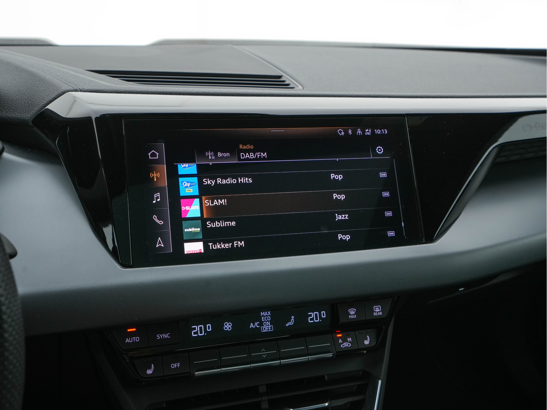 Audi e-tron GT 93 kWh Quattro [ 3-Fase ] {SOH-93%} (INCL-BTW) *PANO | FULL-LED | LEATHER | AUDI-SOUNDSYSTEM | DIGI-COCKPIT | NAVI-FULLMAP | HEATED-SPORTSEATS | TOP-VIEW | DAB | KEYLESS | LANE-ASSIST | SHIFT-PADDLES | PRIVACY-GLASS | 20