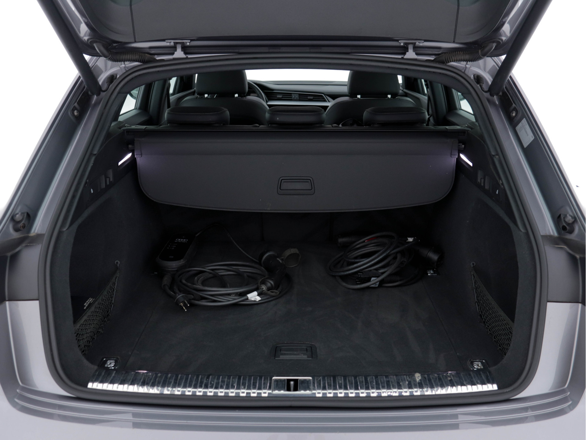 Audi e-tron 55 Quattro S-line 95 kWh [ 3-Fase ] (INCL-BTW) *PANO | FULL-LED | NAVI-FULLMAP | KEYLESS | LEATHER-ALCANTARA | AIR-SUSPENSION | CRUISE | DIGI-COCKPIT | MEMORY-PACK | SHIFT-PADDLES | HEATED-SPORTSEATS | 20"ALU*