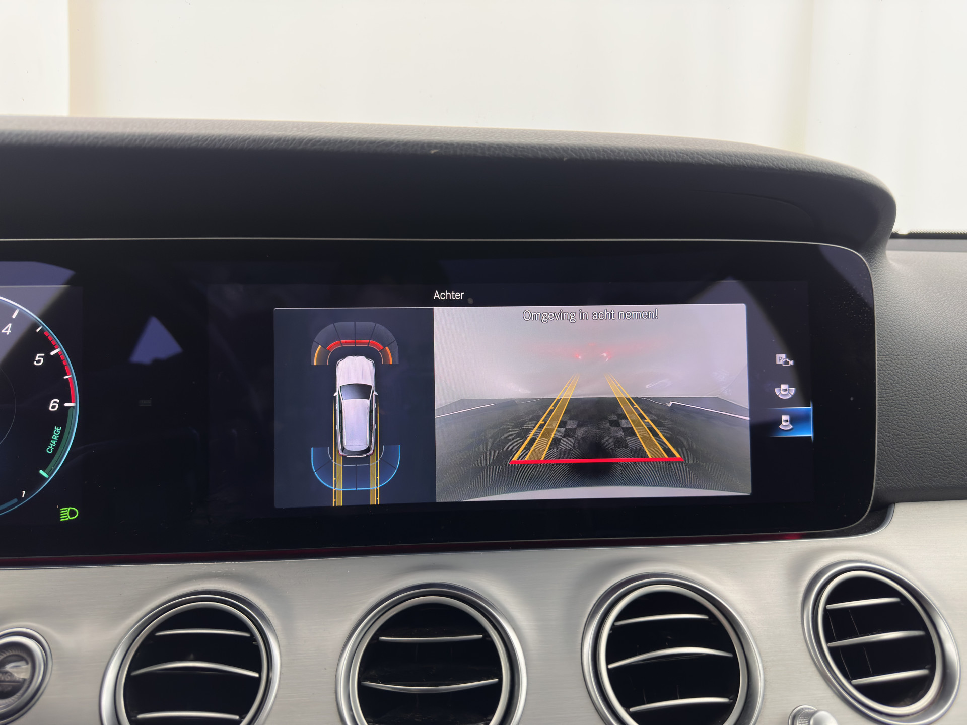 Mercedes-Benz E-klasse Estate 300 de Luxury Line ( Plug-in ) (INCL-BTW) Aut. *LEATHER | FULL-LED | WIDESCREEN-COCKPIT | BLIND-SPOT | AMBIENT-LIGHT | HEATED-SPORTSEATS | CAMERA | DAB+ | NAVI-FULLMAP | PDC | ADAPTIVE-CRUISE | ECC | 18''ALU*