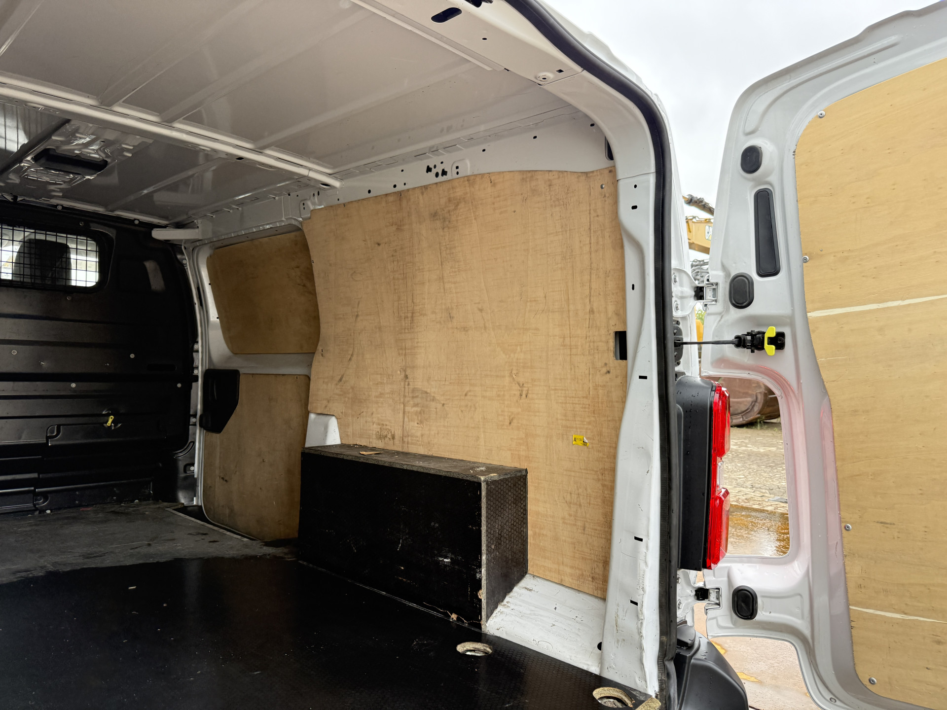 Toyota ProAce Electric 75kWh 136PK L2 Elektrisch 93.3% (SOH) 330km WLTP Snelladen Cruise Control Climate Control Carplay Navigatie 360° Camera Snelladen
