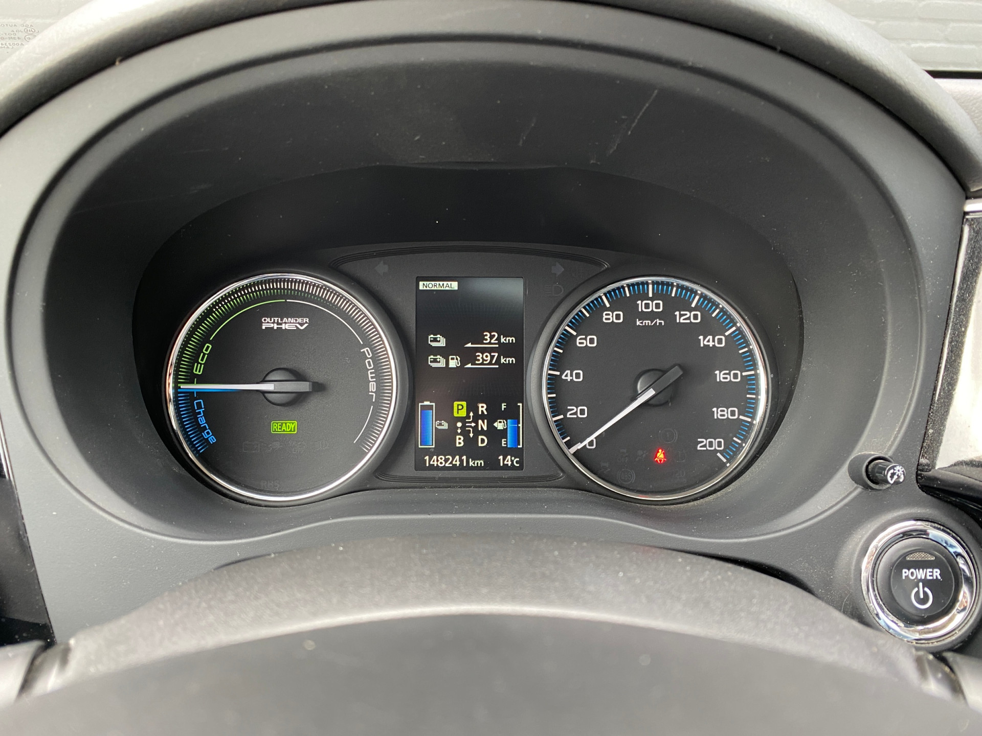 Mitsubishi Outlander 2.0 PHEV Instyle 4WD 203 pk | navigatie | leder interieur | schuifdak | trekhaak | elektr. achterklep