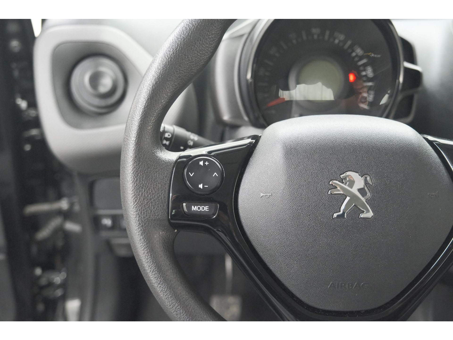 Peugeot 108 1.0 e-VTi Active | Airco | Bluetooth | Elektrische Ramen | 5 Deurs