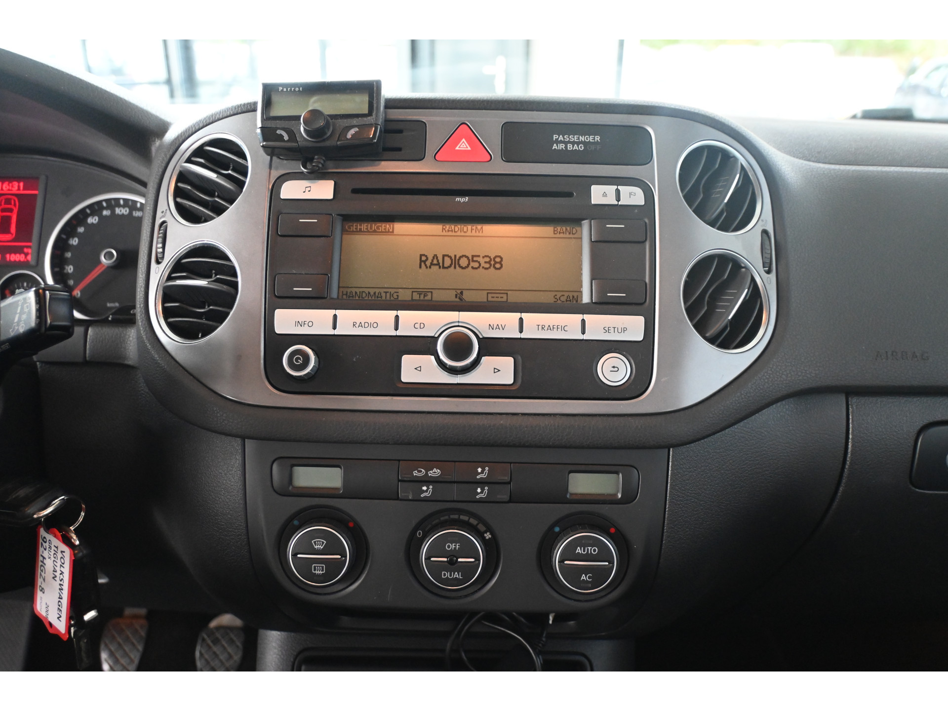 Volkswagen Tiguan 1.4 TSI Comfort&Design Ecc Airco Cruise Control Trekhaak Rijklaarprijs Inruil Mogelijk!