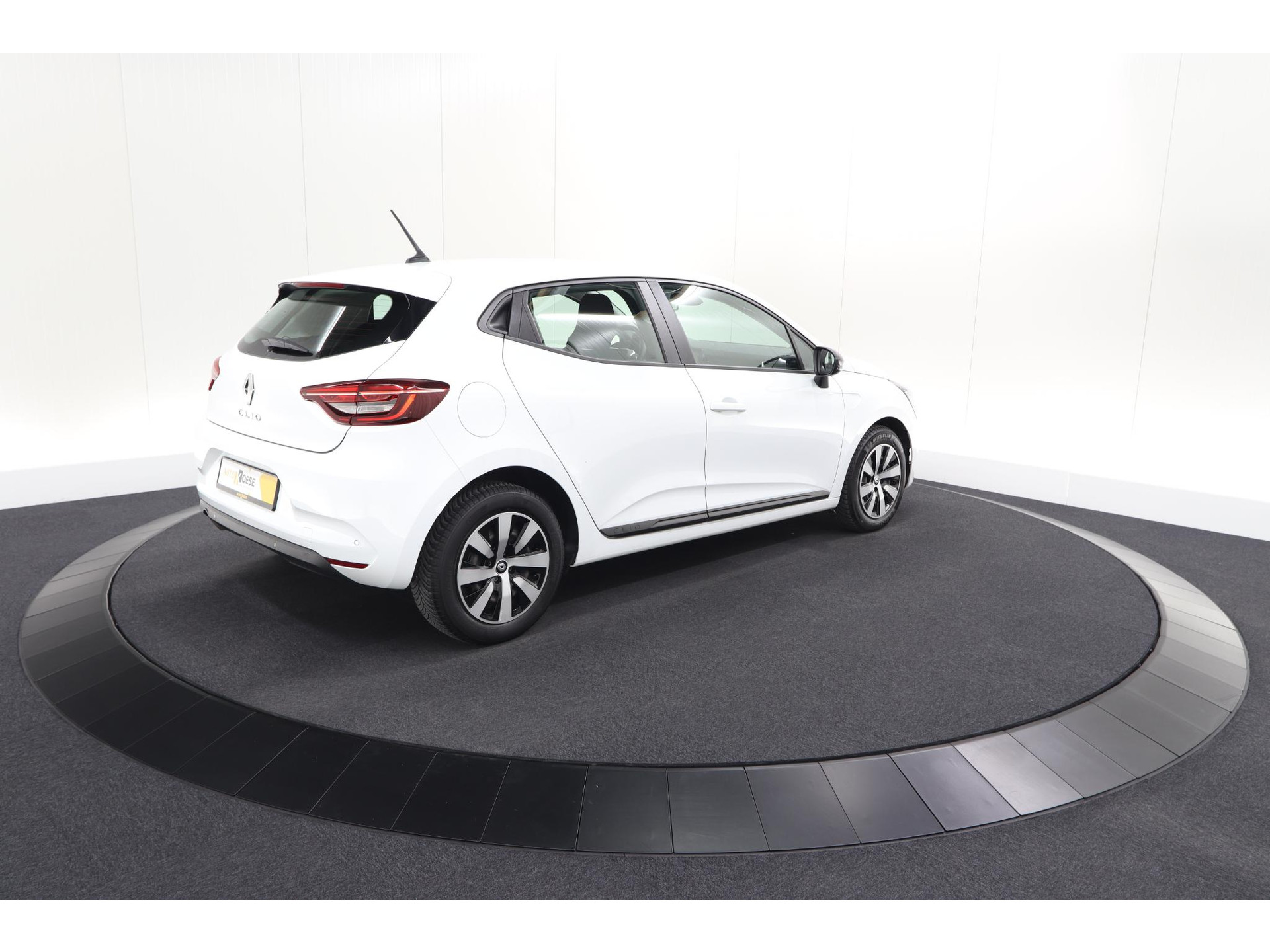 Renault Clio TCe 90 Equilibre | Parkeersensoren | Apple Carplay | Cruise Control | Airco