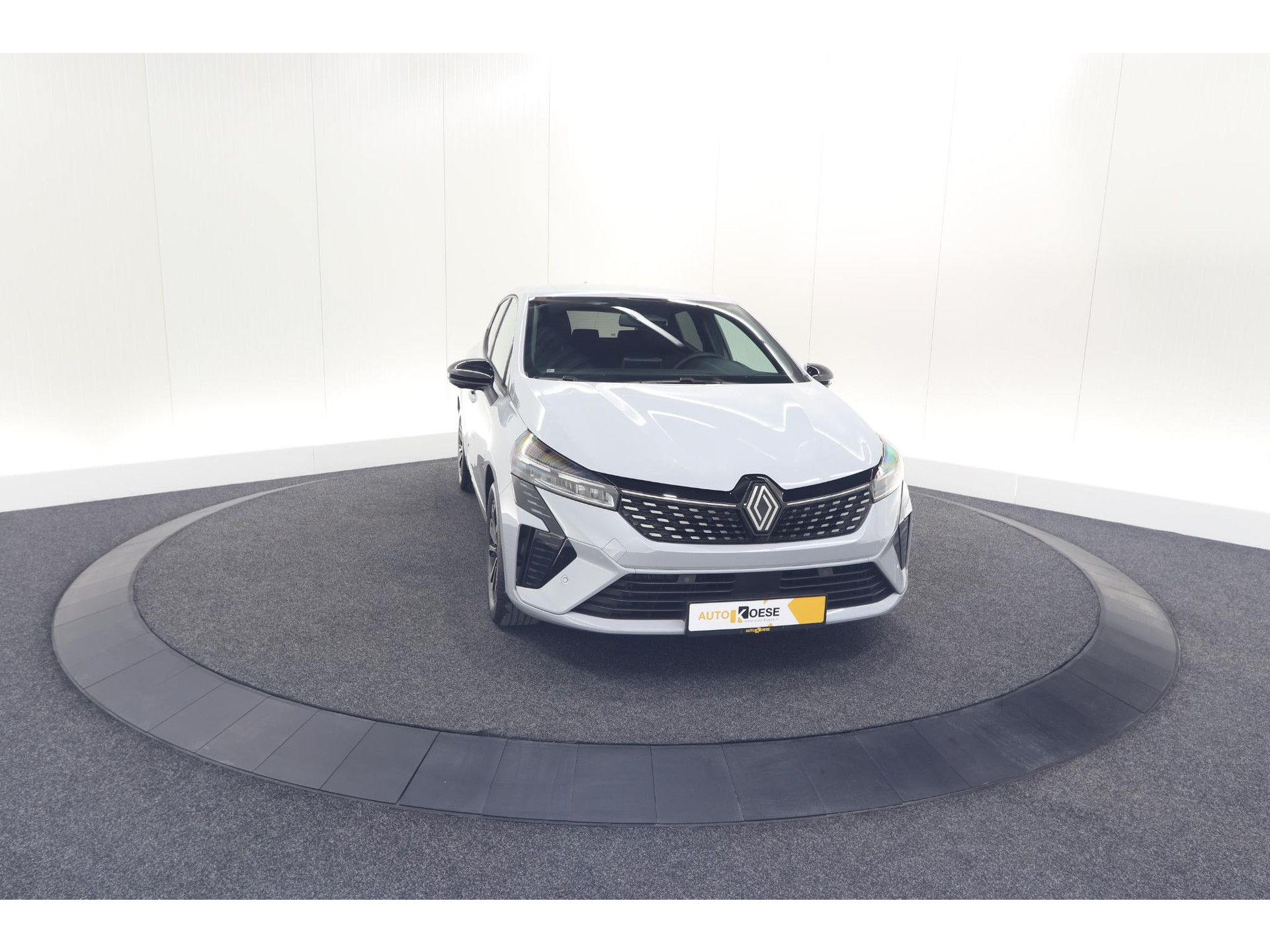 Renault Clio 1.6 E-Tech Full Hybrid 145 techno | 360 Camera | Adaptieve Cruise Control | Dodehoekdetectie | 9.3 Inch Groot Scherm