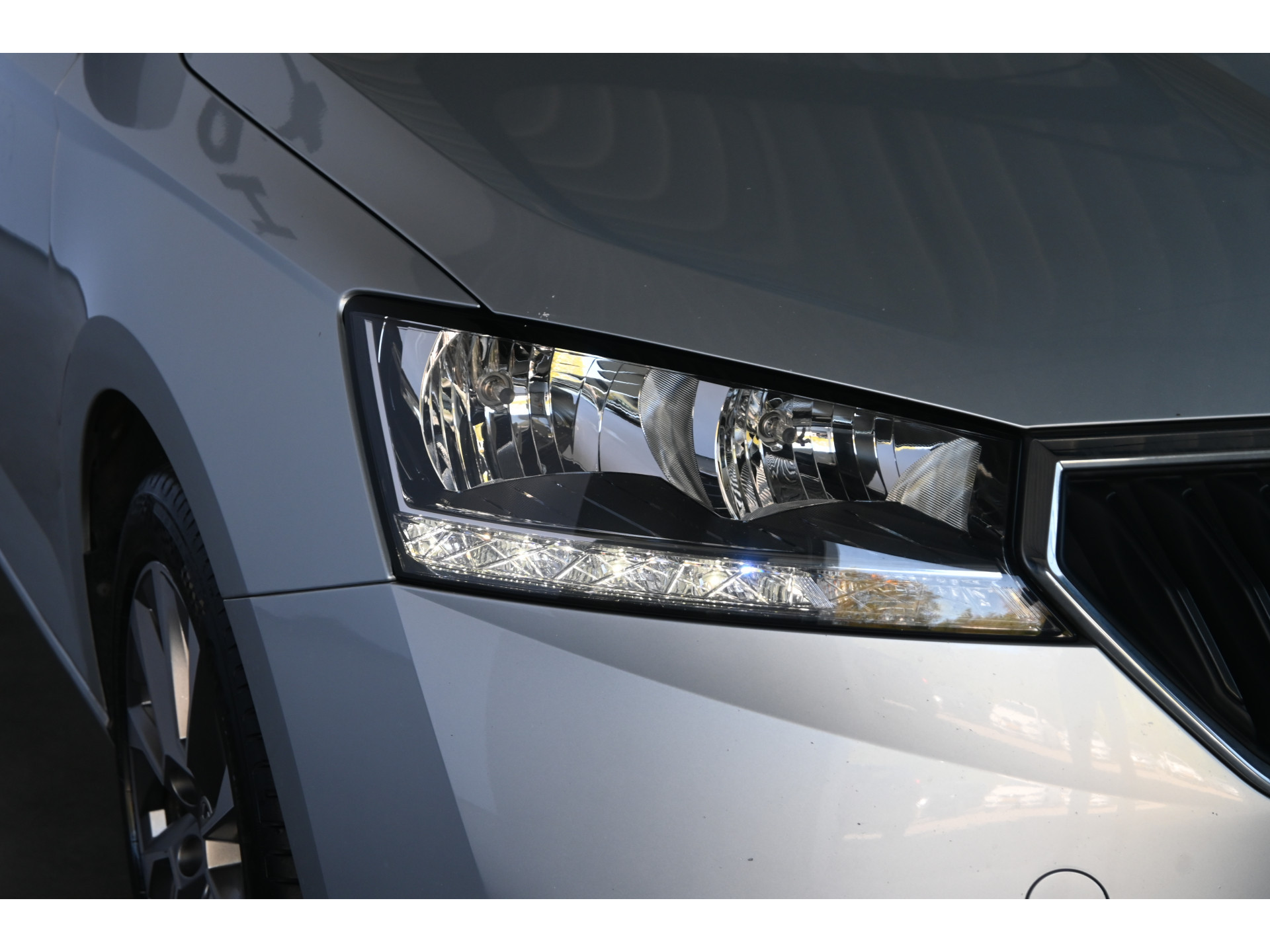 ŠKODA Fabia Combi 1.0 TSI Business Edition Airco Navigatie LED Cruise Control 1e Eigenaar Rijklaarprijs! Inruil Mogelijk!