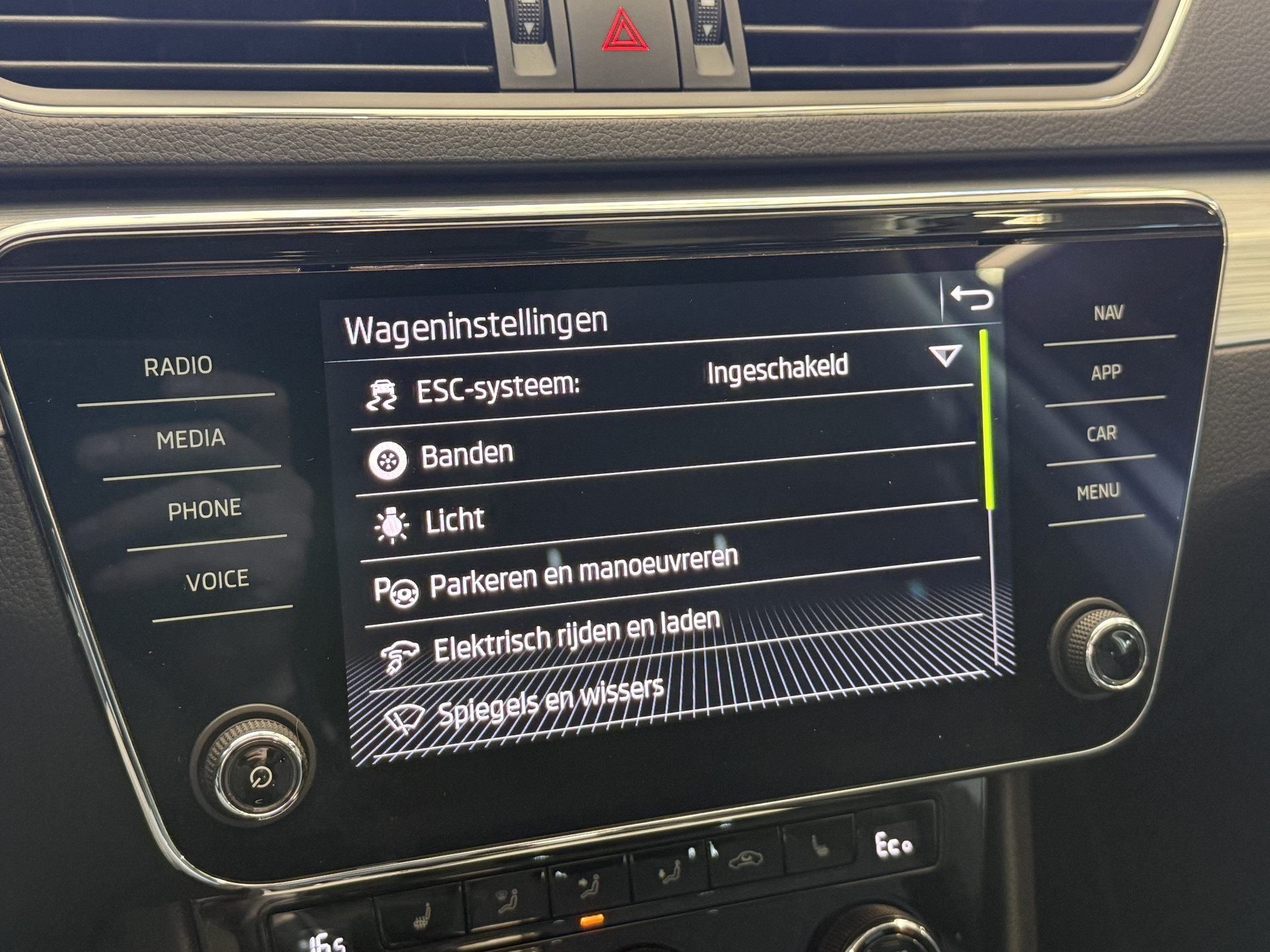 ŠKODA Superb Combi 1.4 TSI iV Business Edition Plus | Panoramadak | Crystal Light | Apple Carplay