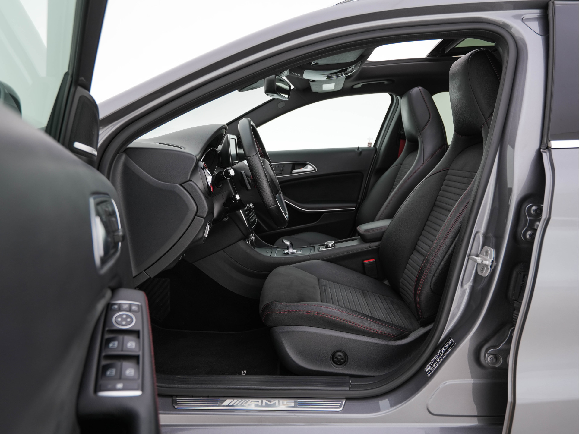 Mercedes-Benz GLA-klasse AMG 45 4MATIC *PANO | XENON | LEATHER-ALCANTARA | MEMORY-PACK | HARMAN/KARDON-AUDIO | KEYLESS |  CAMERA | SPORT-SEATS | HEATED-SEATS | NAVI-FULLMAP | SHIFT-PADDLES  | ECC | PDC | CRUISE | 20''ALU*