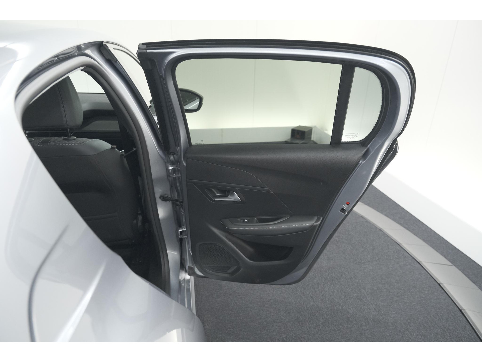 Peugeot 208 PureTech 100 Allure | Apple Carplay | Parkeersensoren | Climate Control