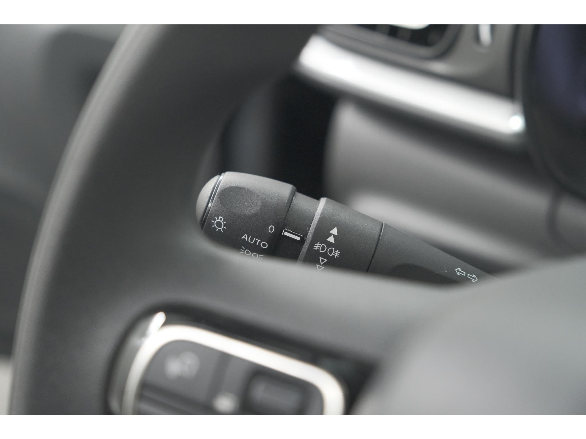 Citroen C3 PureTech 110 EAT6 Max | Apple Carplay | Parkeersensoren | Climate Control | 16 Inch Lichtmetalen Velgen