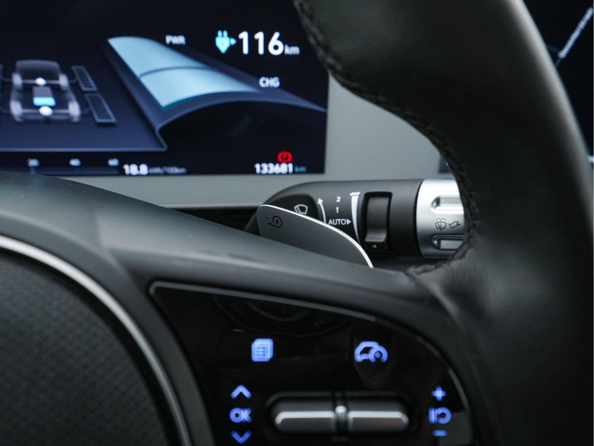 Hyundai IONIQ 5 Connect+ AWD 77.4 kWh [3-FASE]  { SOH-92% } (INCL-BTW) Aut.* HEATPUMP | LEATHER | BOSE-AUDIO | FULL-LED | DIGI-COCKPIT | AMBIENT-LIGHT | DAB | SHIFT-PADDLES | HEAD-UP | NAVI-FULLMAP | KEYLESS | CAMERA | HEATED-COMFORTSEATS | ...